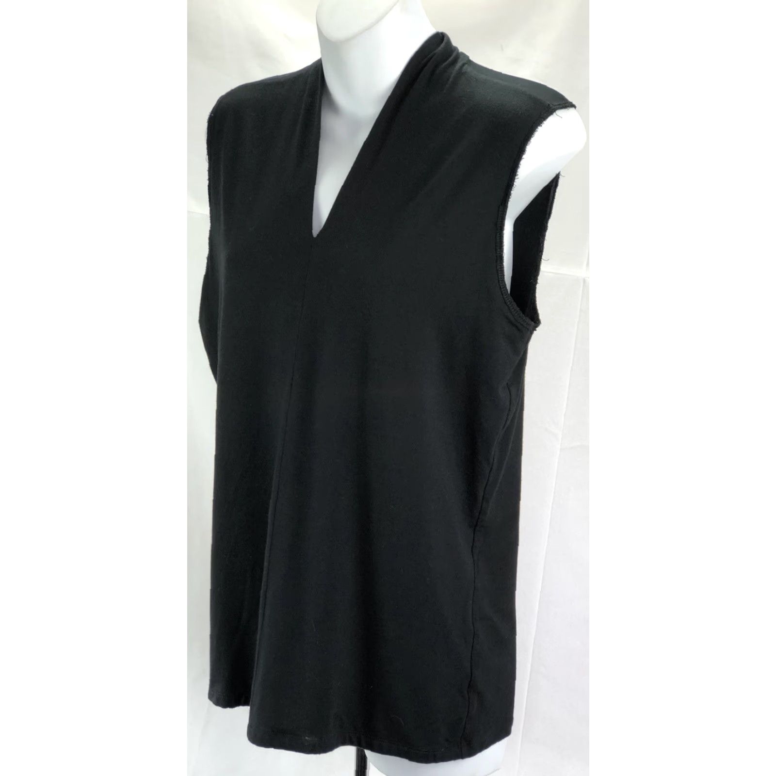 Talbots Talbots Blouse Sleeveless M Black V-Neck Size M / US 6-8 / IT 42-44 - 3 Thumbnail