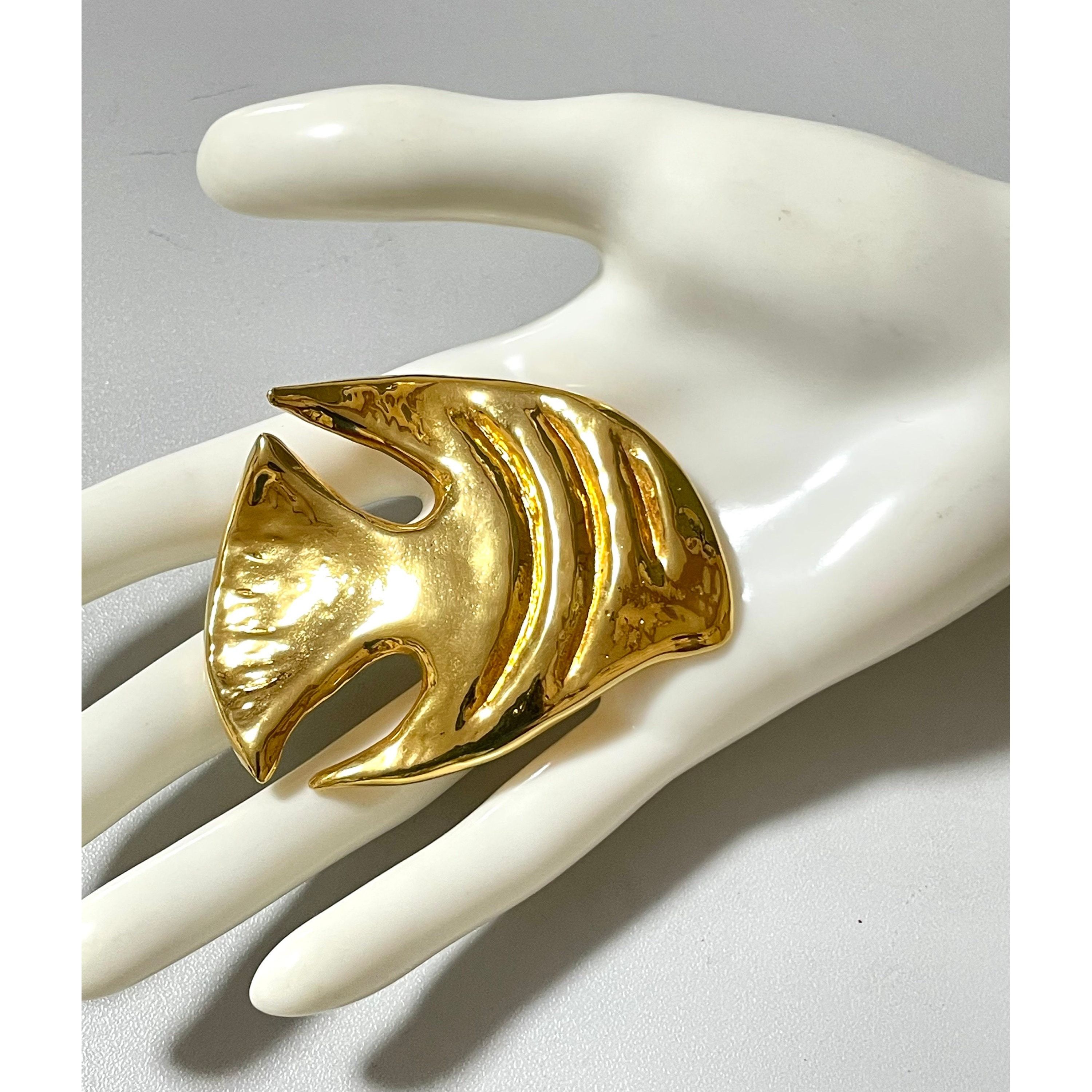 Yves Saint Laurent Vintage Yves Saint Laurent golden fish pin brooch. For hat, Size ONE SIZE - 6 Thumbnail