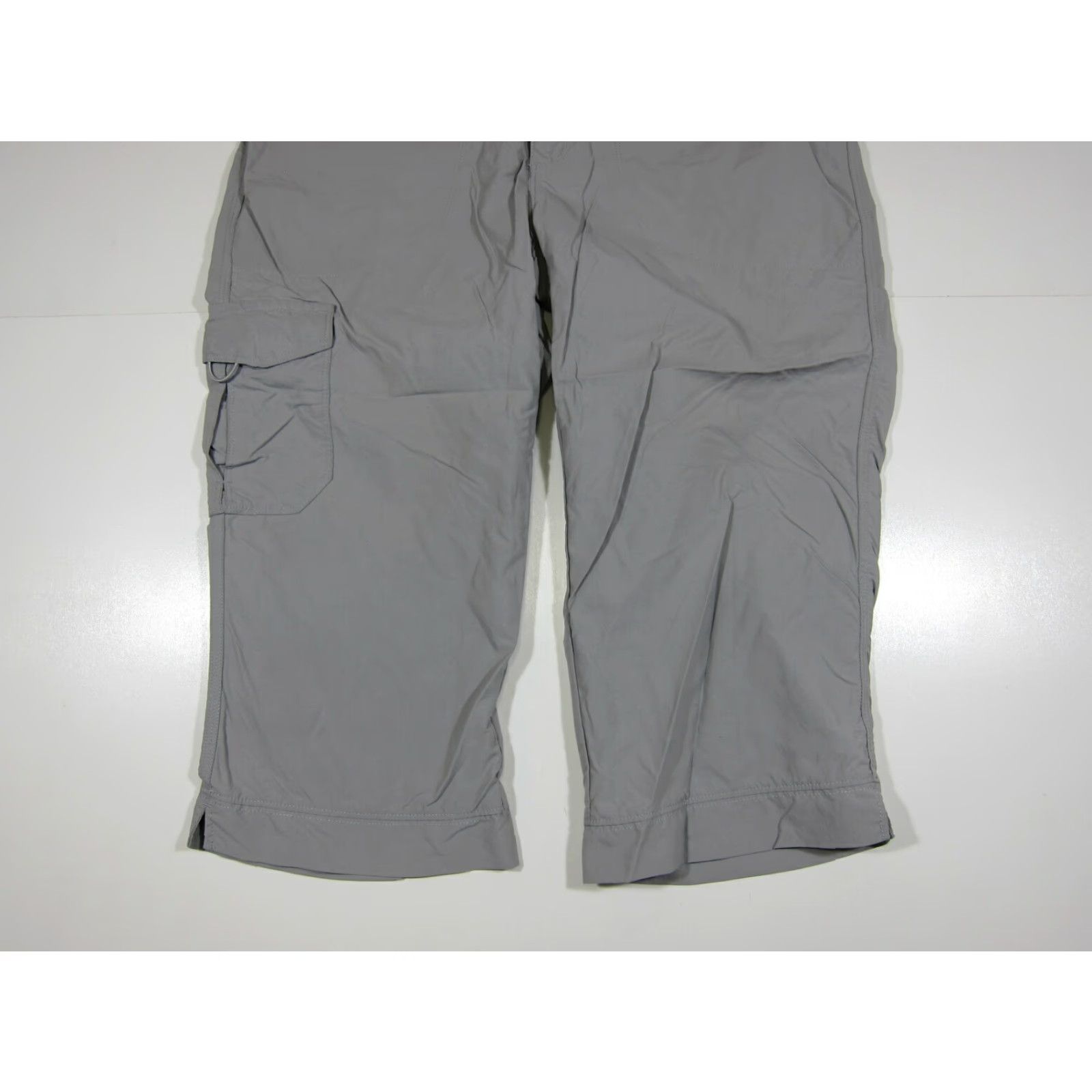 Mountain Hardwear Mountain Hardwear Nylon Grey Travel Hike Active Cargo Crop Capri Pant Size 10/42 Womens Crop Pant 32" Waist 18" Inseam Grey 80s 90s Travel Workwear Size 32" / US 10 / IT 46 - 7 Thumbnail