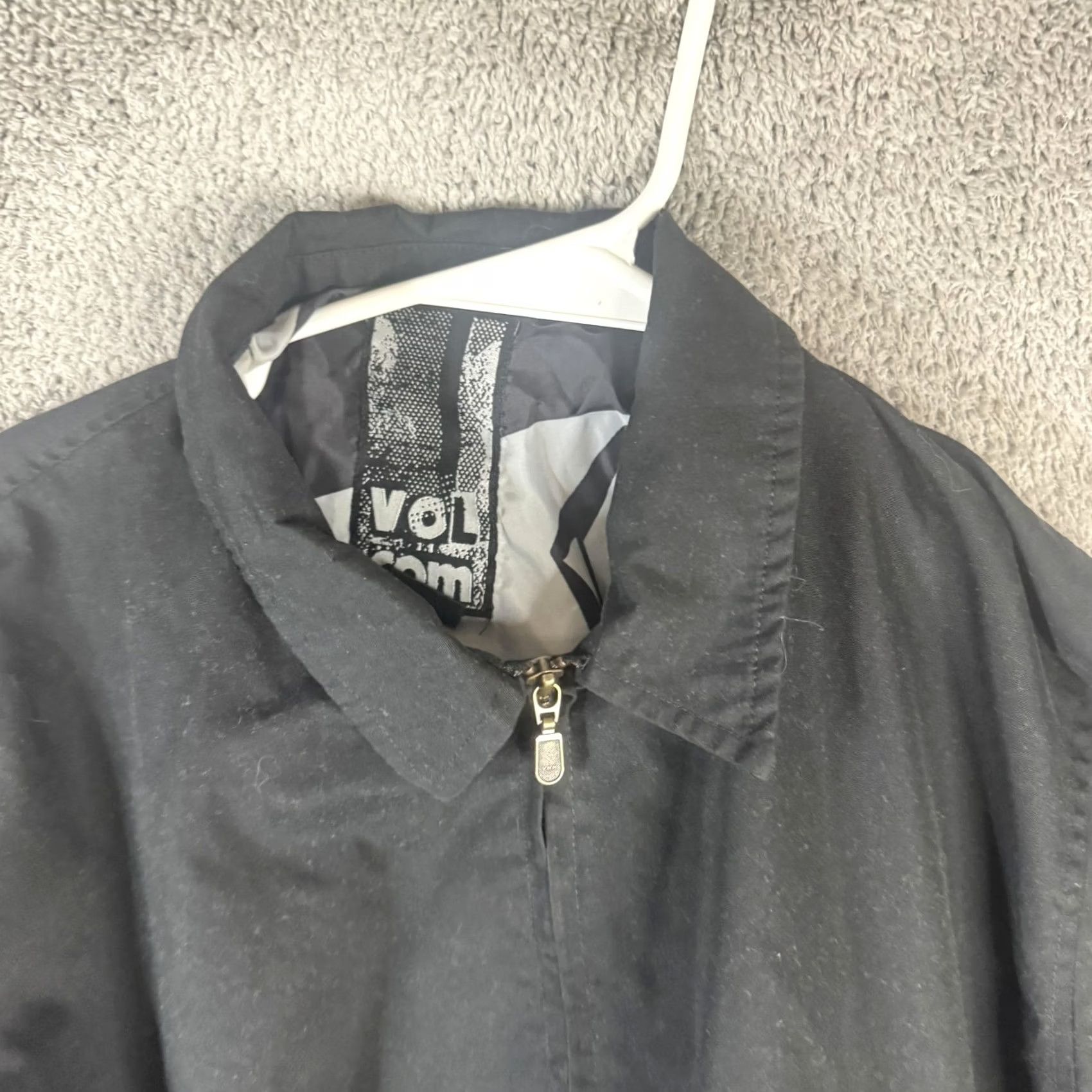 Volcom Volcom Jacket Mens S Black Canvas Windbreaker Full Zip Lined Lightweight Nylon Polyester Outer Shell Casual Spring Slim Fit Size US S / EU 44-46 / 1 - 6 Thumbnail