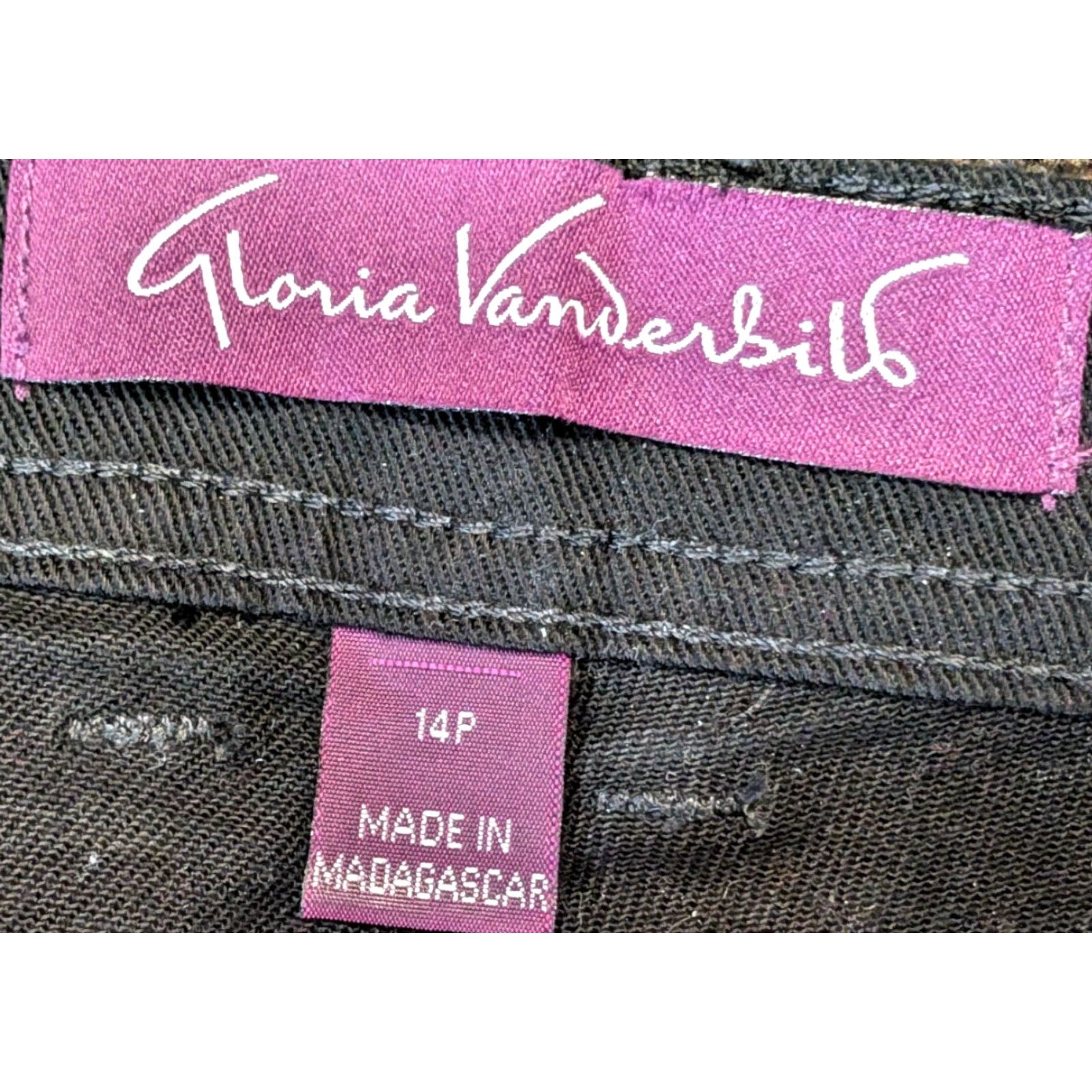 Gloria Vanderbilt Gloria Vanderbilt Amanda Classic Fit 14P Petite Stretch Short Womens Black Jeans Shirt? Size 36" / US 14 / IT 50 - 7 Thumbnail
