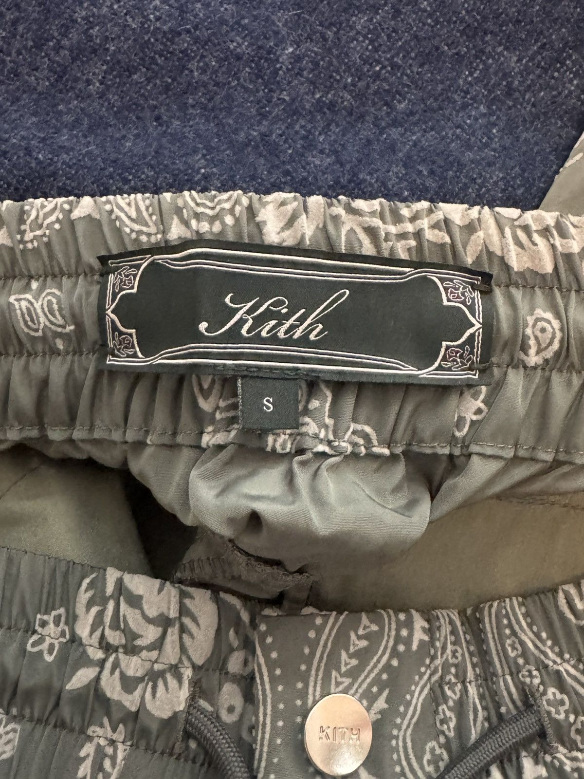 Kith Kith Flocked Deconstructed Bandana Mercer 8 - Court Size US 30 / EU 46 - 3 Thumbnail