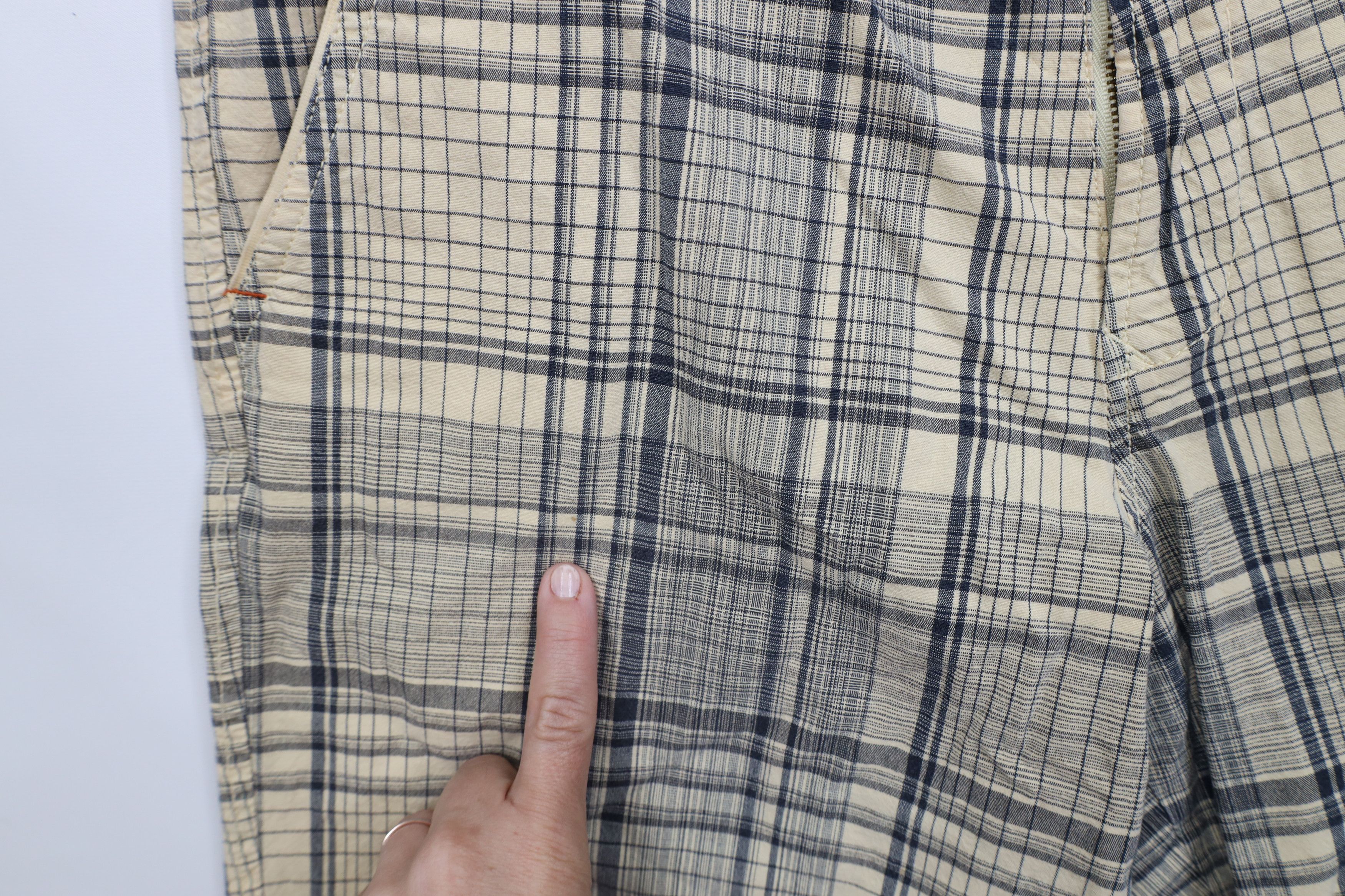 Tommy Bahama Vintage Tommy Bahama Faded Stretch Golf Chino Shorts Plaid Size US 33 - 6 Thumbnail