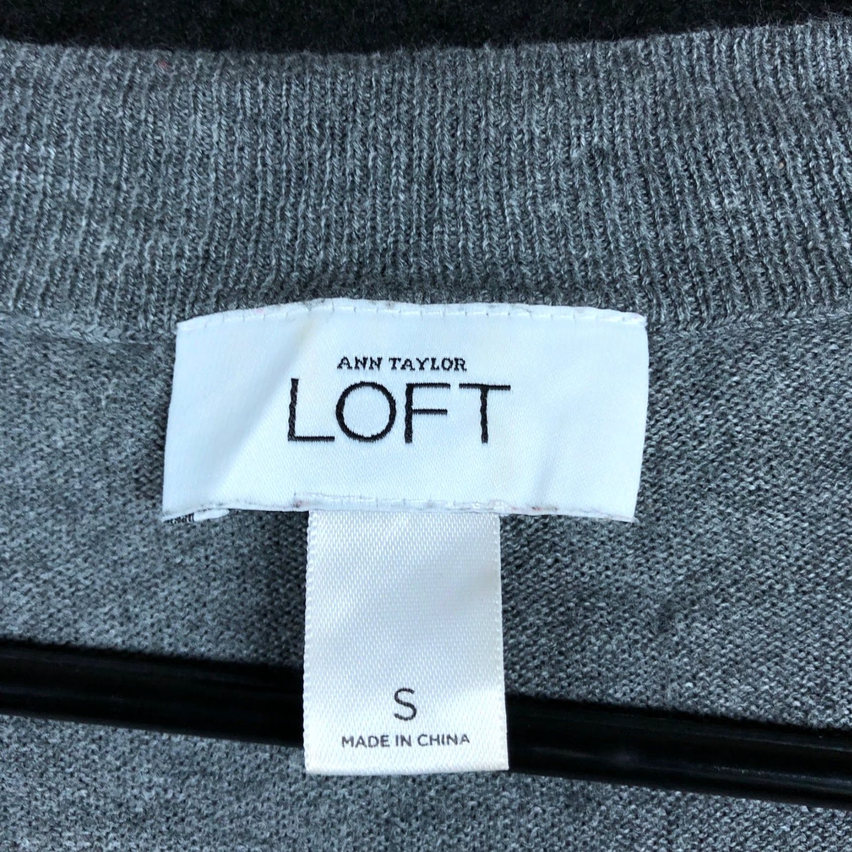 Loft Loft Ann Taylor Womens Sweater Gray V-Neck Long Sleeve Pullover 100% Pima Small Size S / US 4 / IT 40 - 6 Thumbnail
