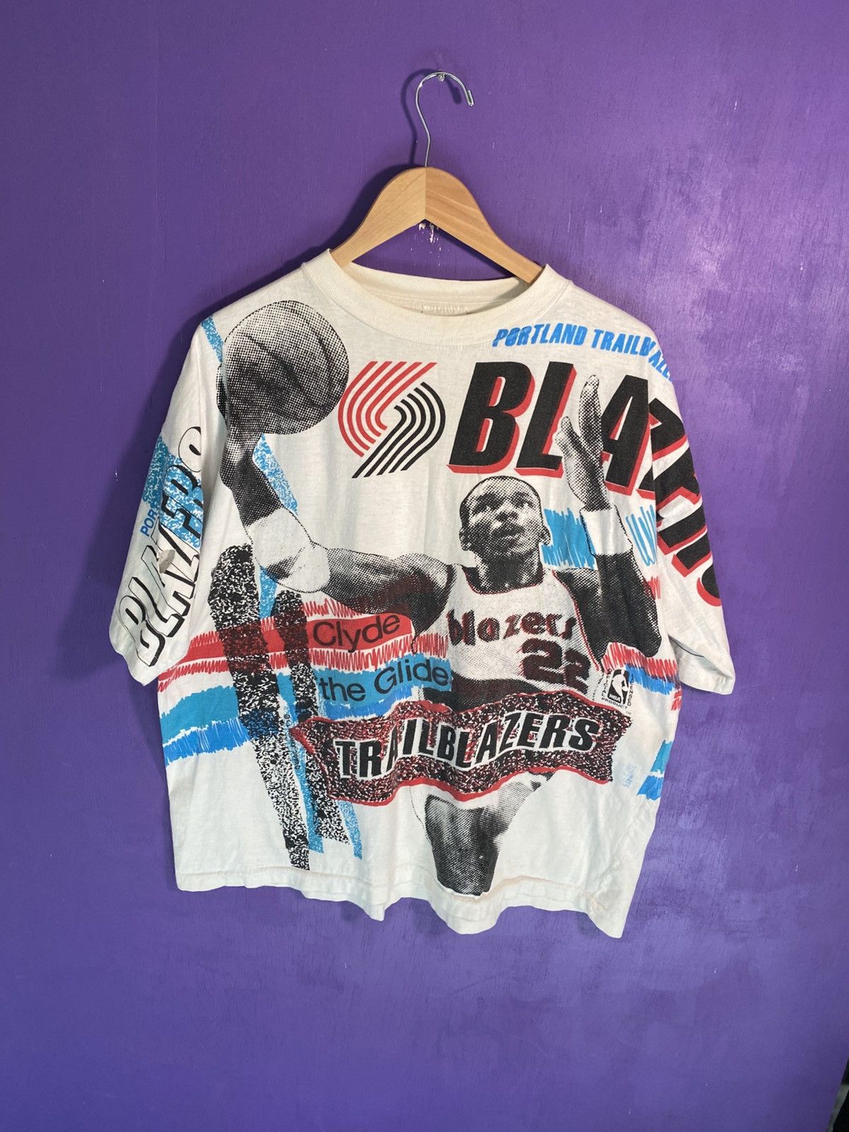 NBA Vintage 90s Magic Johnson Trailblazers Clyde Drexler AOP tee Size US XL / EU 56 / 4 - 1 Thumbnail