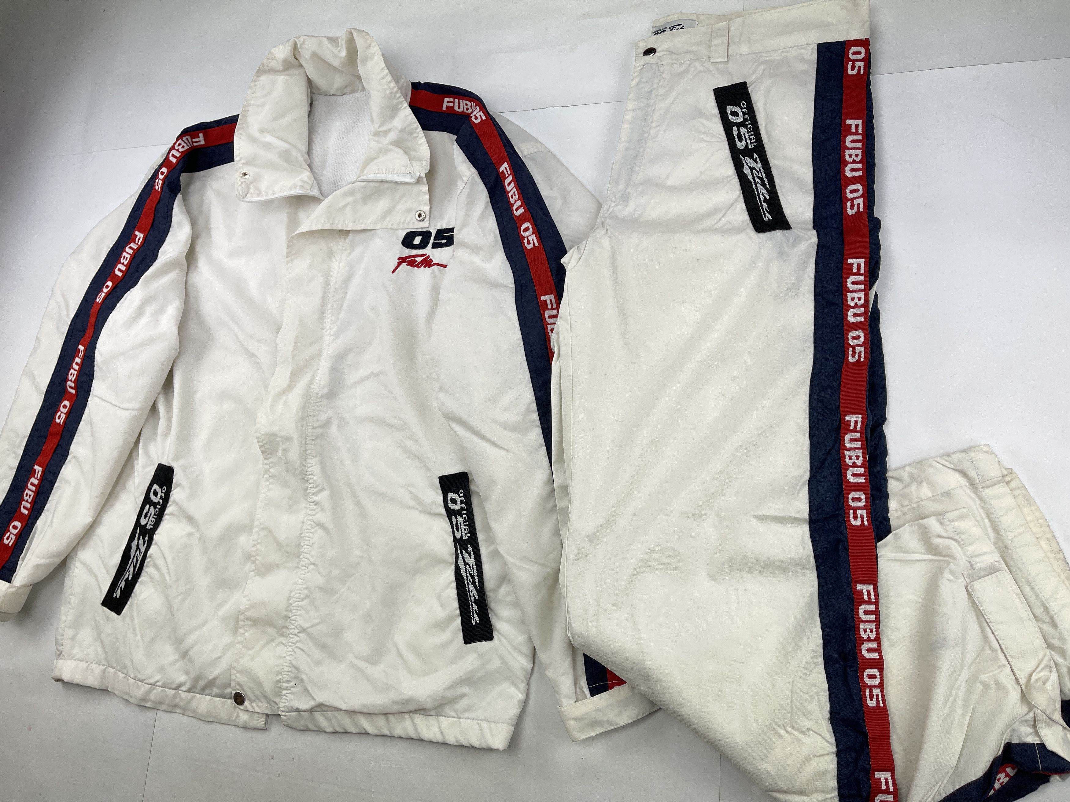 Fubu FUBU tracksuit, baggy track suit jacket and pants set 90s L Size US L / EU 52-54 / 3 - 9 Thumbnail