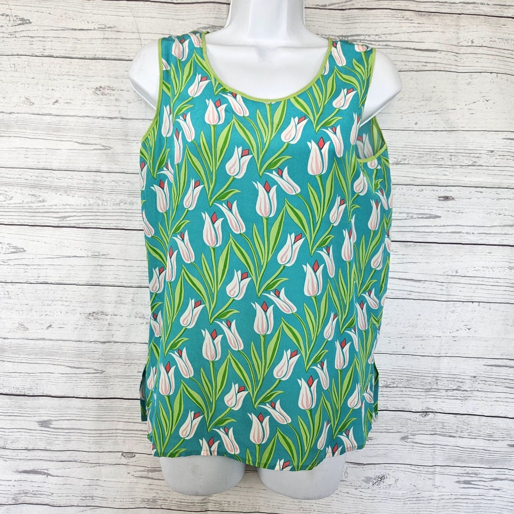 Bob Mackie Bob Mackie Womens Silk Tank Top Sz Small Blue Pink Tulips Floral Shirt Tank Womens Small Silk Tank Blue Floral Size S / US 4 / IT 40 - 2 Thumbnail
