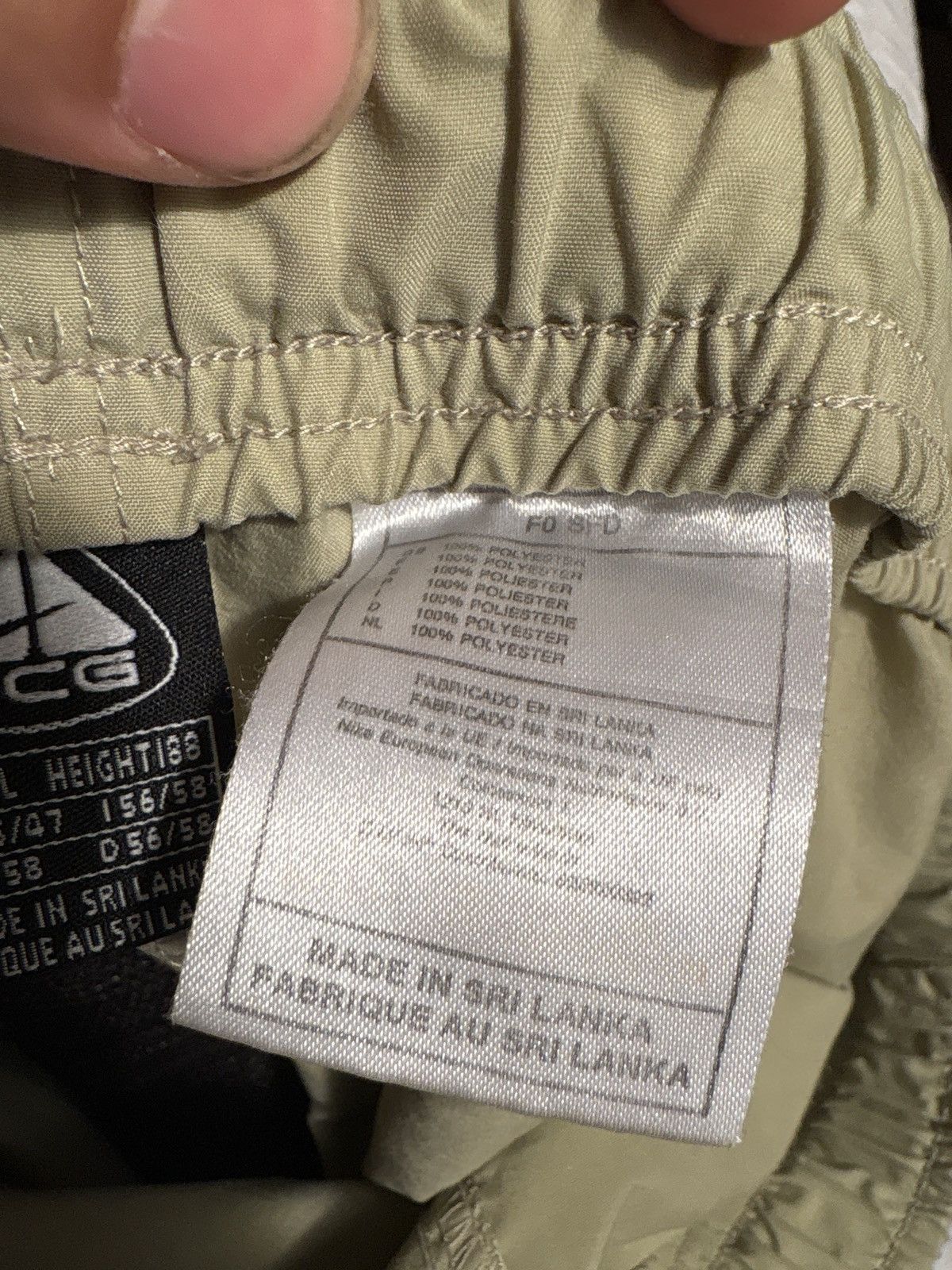 Nike ACG Nike ACG Vintage Cargo Shorts Size US 36 / EU 52 - 10 Thumbnail