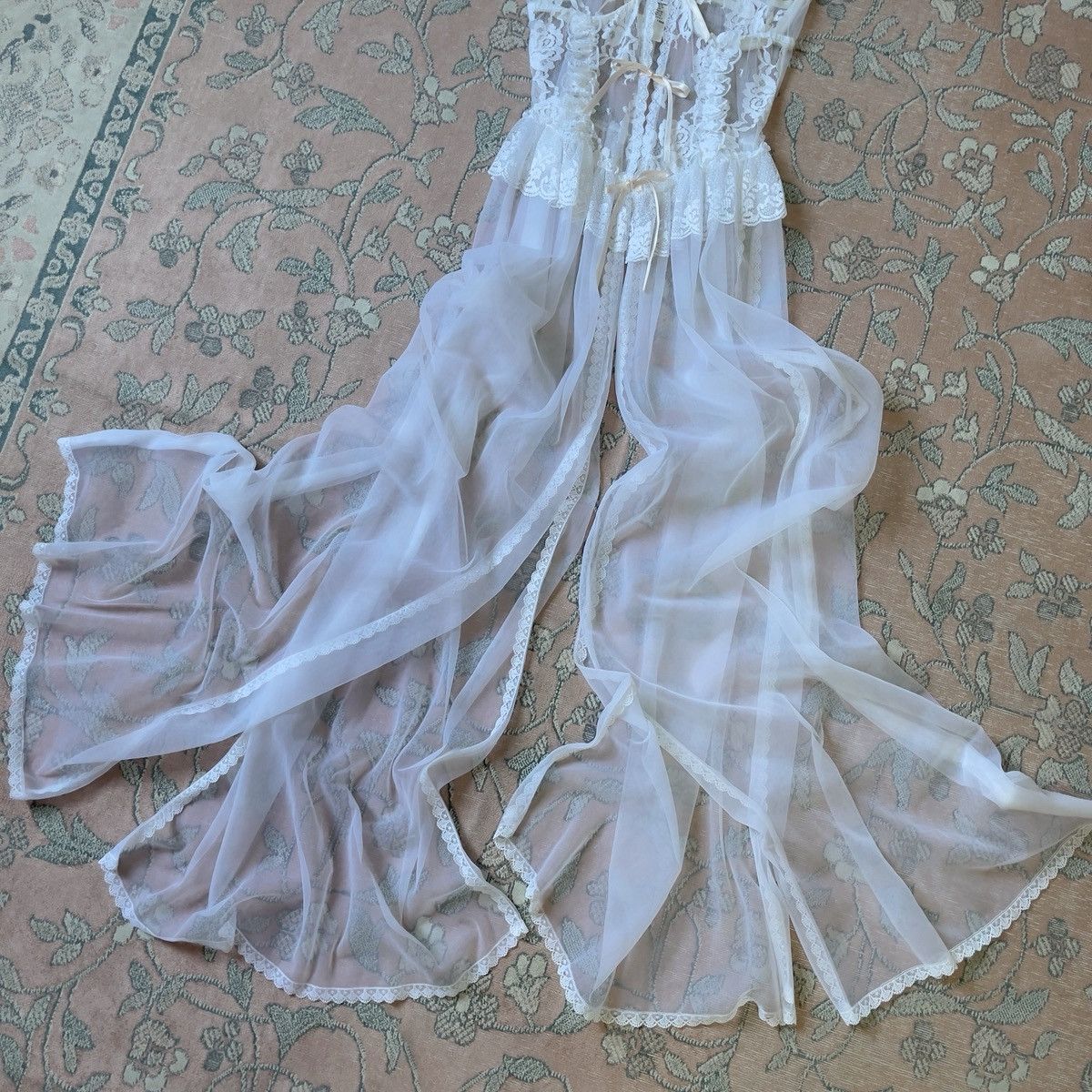 Other Frederick’s of Hollywood 90s White Lace Lingerie Gown (XS–M) Size M / US 6-8 / IT 42-44 - 16 Thumbnail