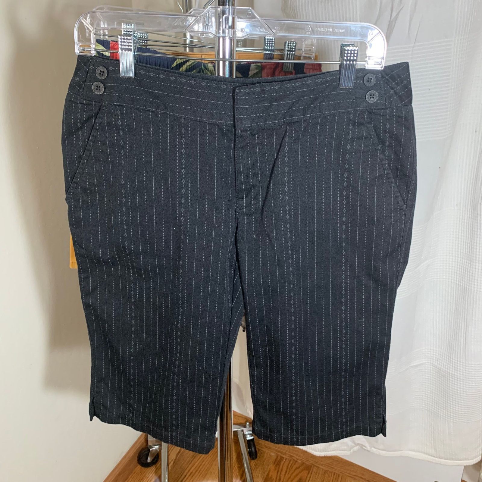 The North Face The North Face Women's Black Shorts Size 8 Size 30" / US 8 / IT 44 - 2 Thumbnail
