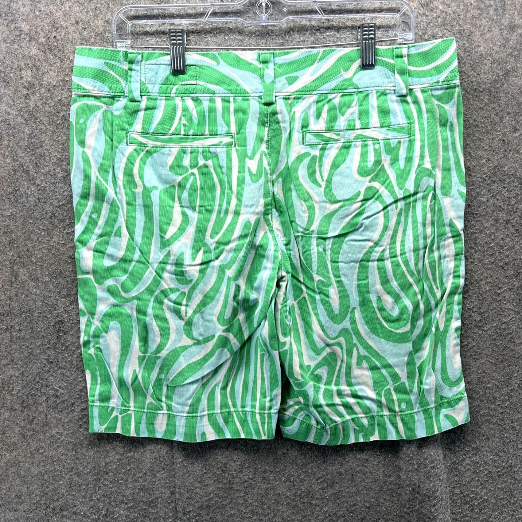 Lilly Pulitzer Lilly Pulitzer Shorts Womens 10 Green Chipper Printed Bermuda Chino Summer Geometric Pattern Size 32" / US 10 / IT 46 - 2 Thumbnail