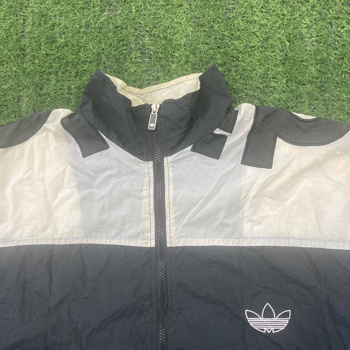 Adidas VINTAGE ADIDAS BIG LOGO WINDBREAKER Size US XL / EU 56 / 4 - 4 Thumbnail