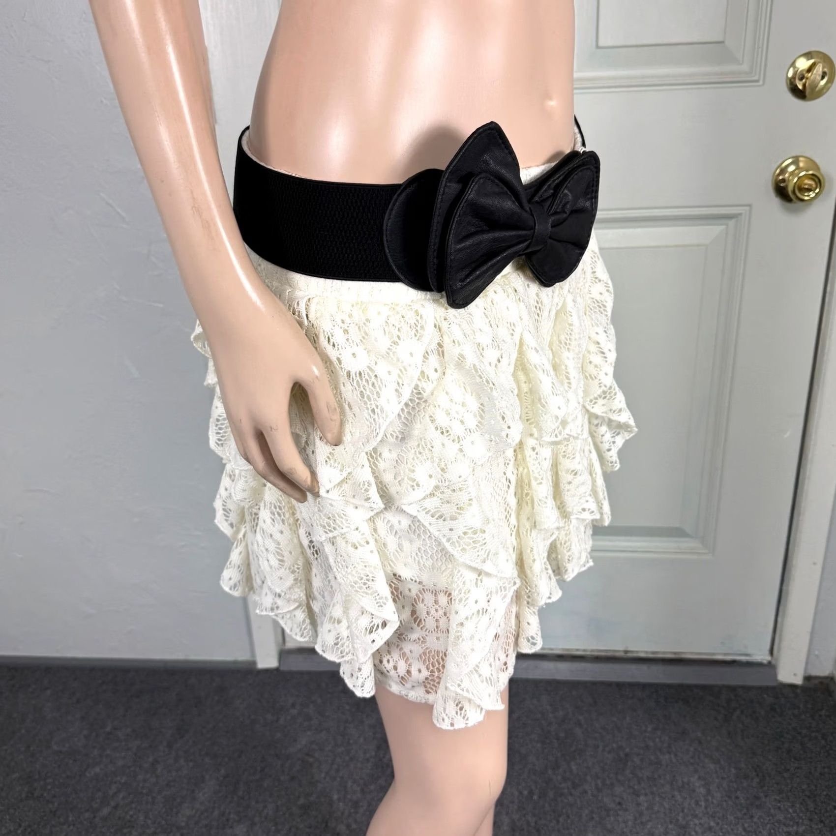 Vintage VINTAGE Wet Seal Skirt Women L Lace Tiered Mini Party Bow Belt White Y2K 90s Boys Girls Mens Womens Size 36" / US 14 / IT 50 - 4 Thumbnail