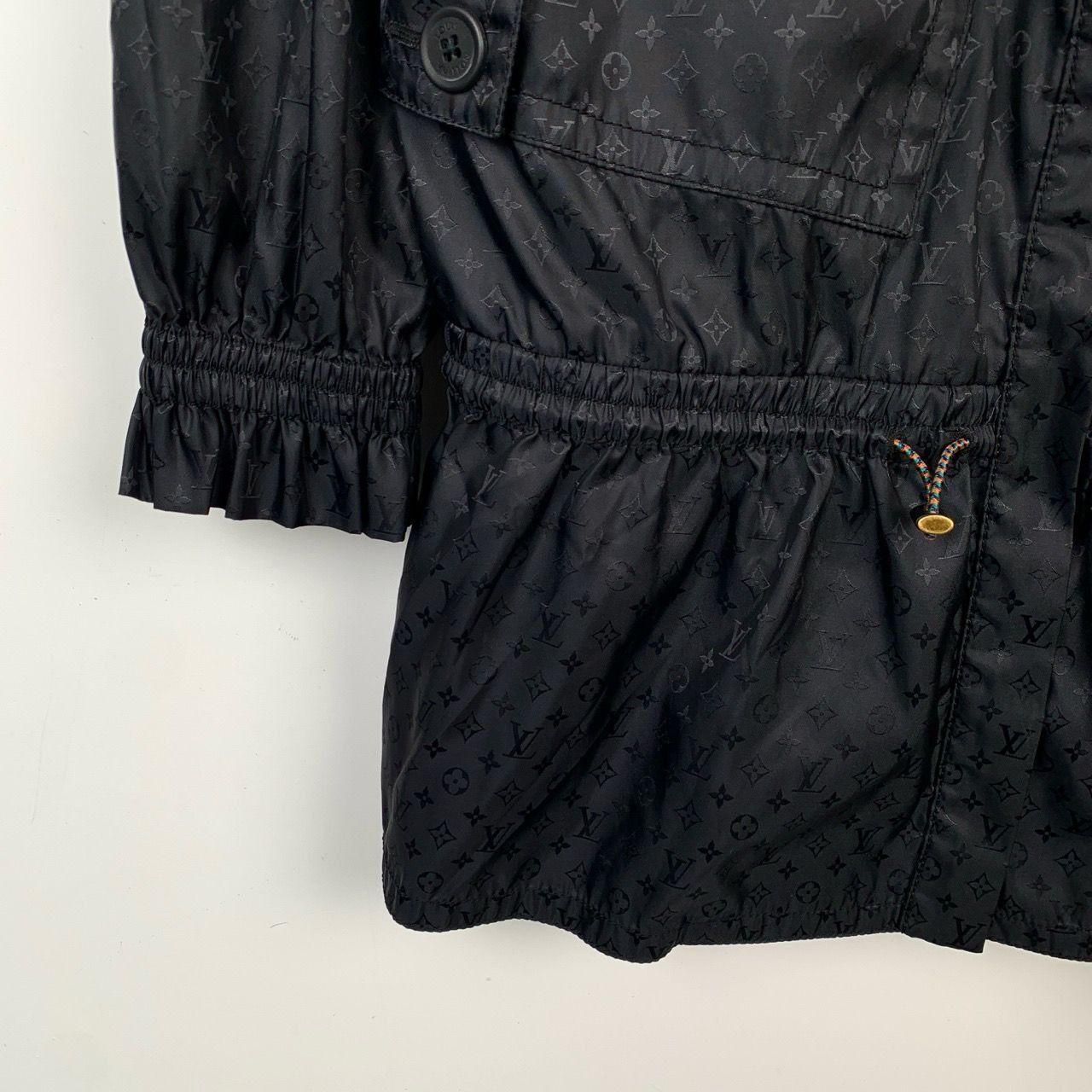 Louis Vuitton Louis Vuitton Black Monogram Full Print Sun-Protective Zippe Size XXS / US 00 / IT 34 - 5 Thumbnail