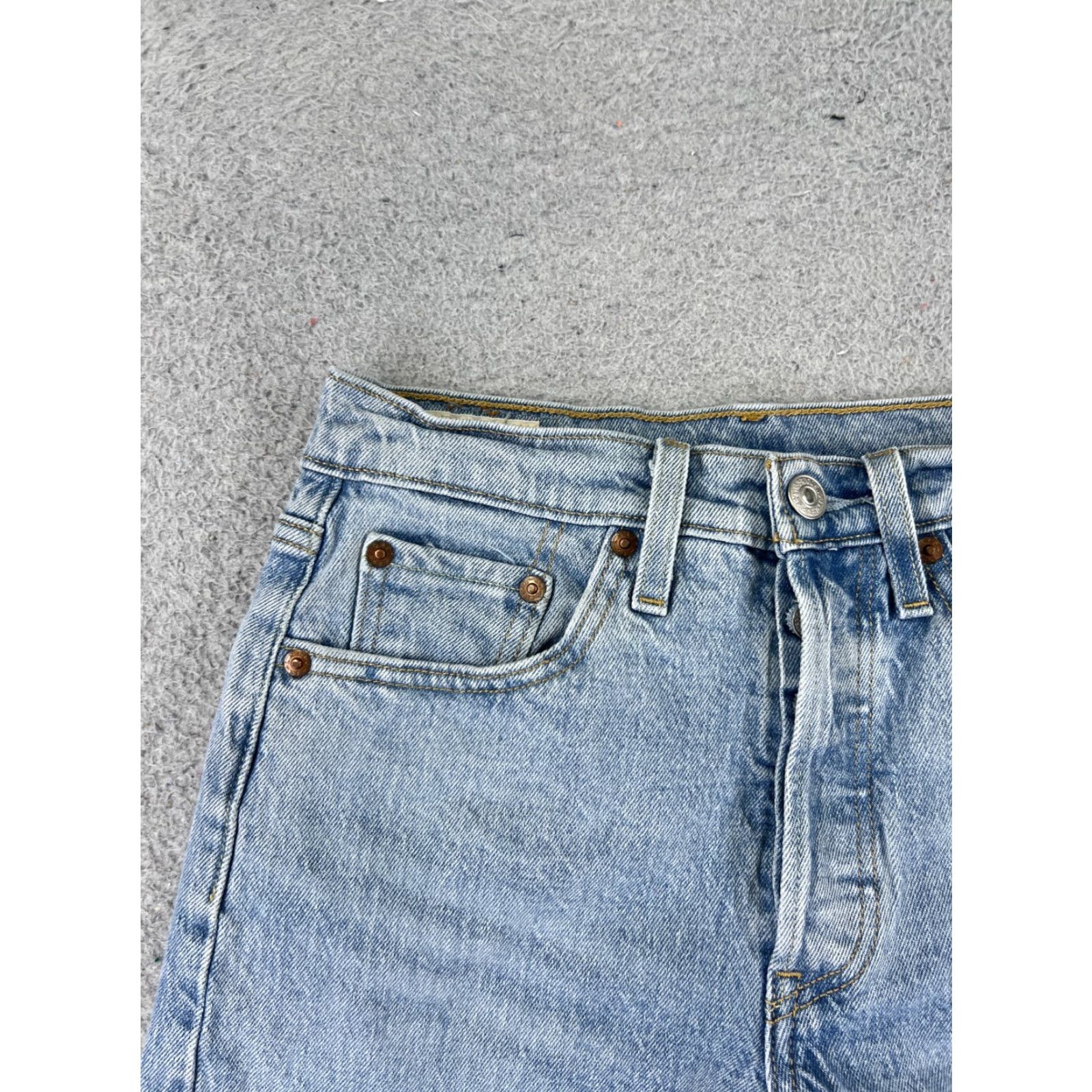Levi's Levi's Women's Cut-Off Shorts Size 24 Blue Denim 5-Pocket Regular Fit Size 42" / US 20 - 4 Thumbnail