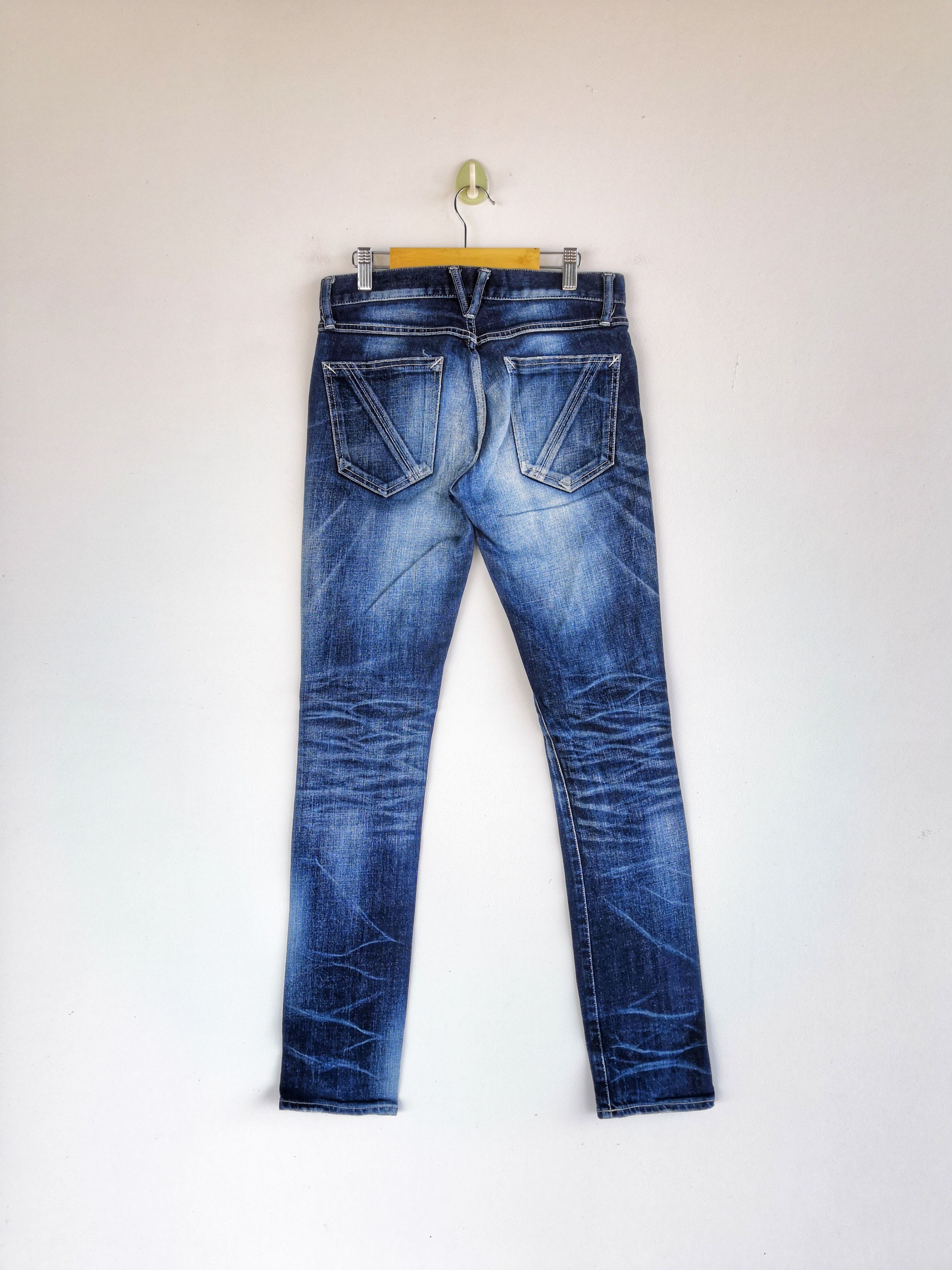 Vanquish Vintage Vanquish Jeans Japanese Distressed Denim Pants Size 26" / US 2 / IT 38 - 2 Thumbnail