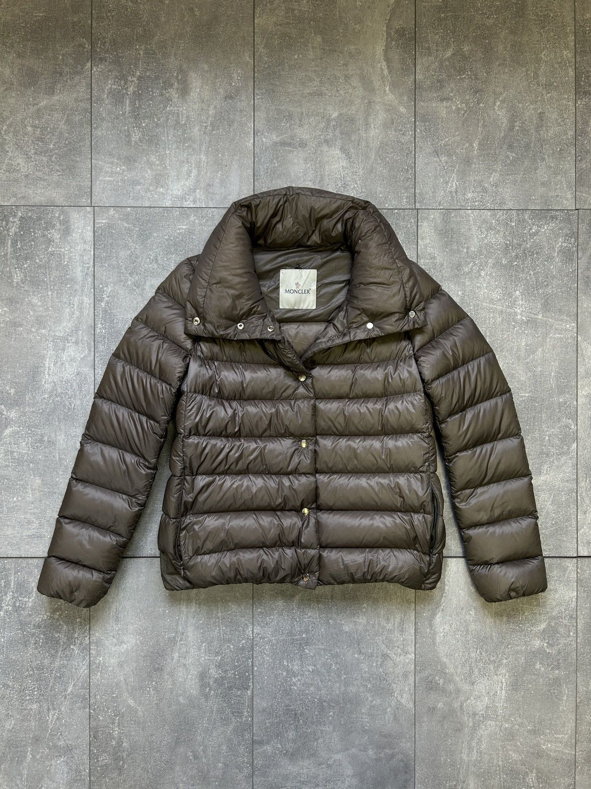 Image of Women’S Moncler Plessis Giubbotto Down Jacket Puffer in Grey/Beige, Women's (Size Small)