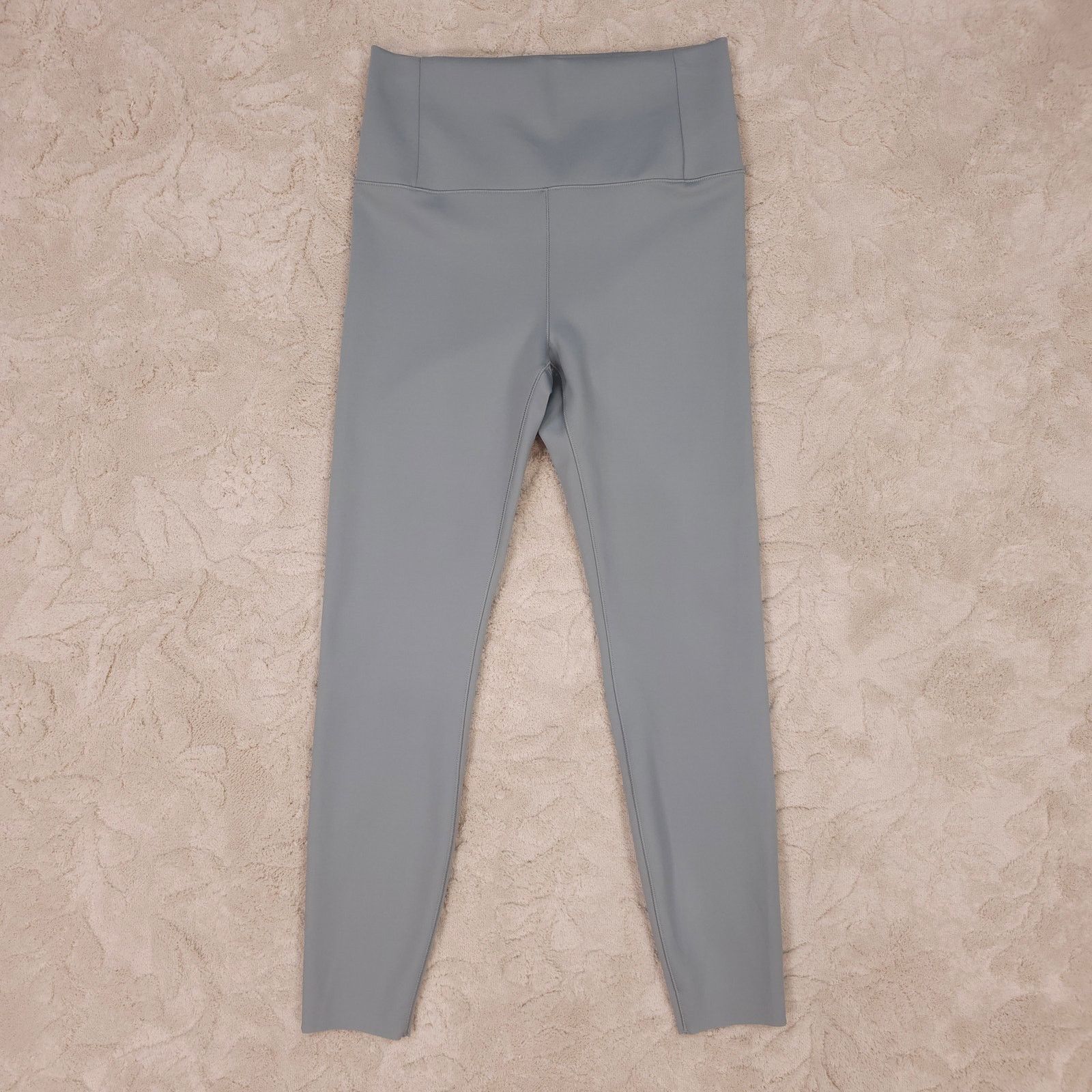 Vuori Vuori Evolve Leggings Fern Sz Medium Size 28" / US 6 / IT 42 - 3 Thumbnail