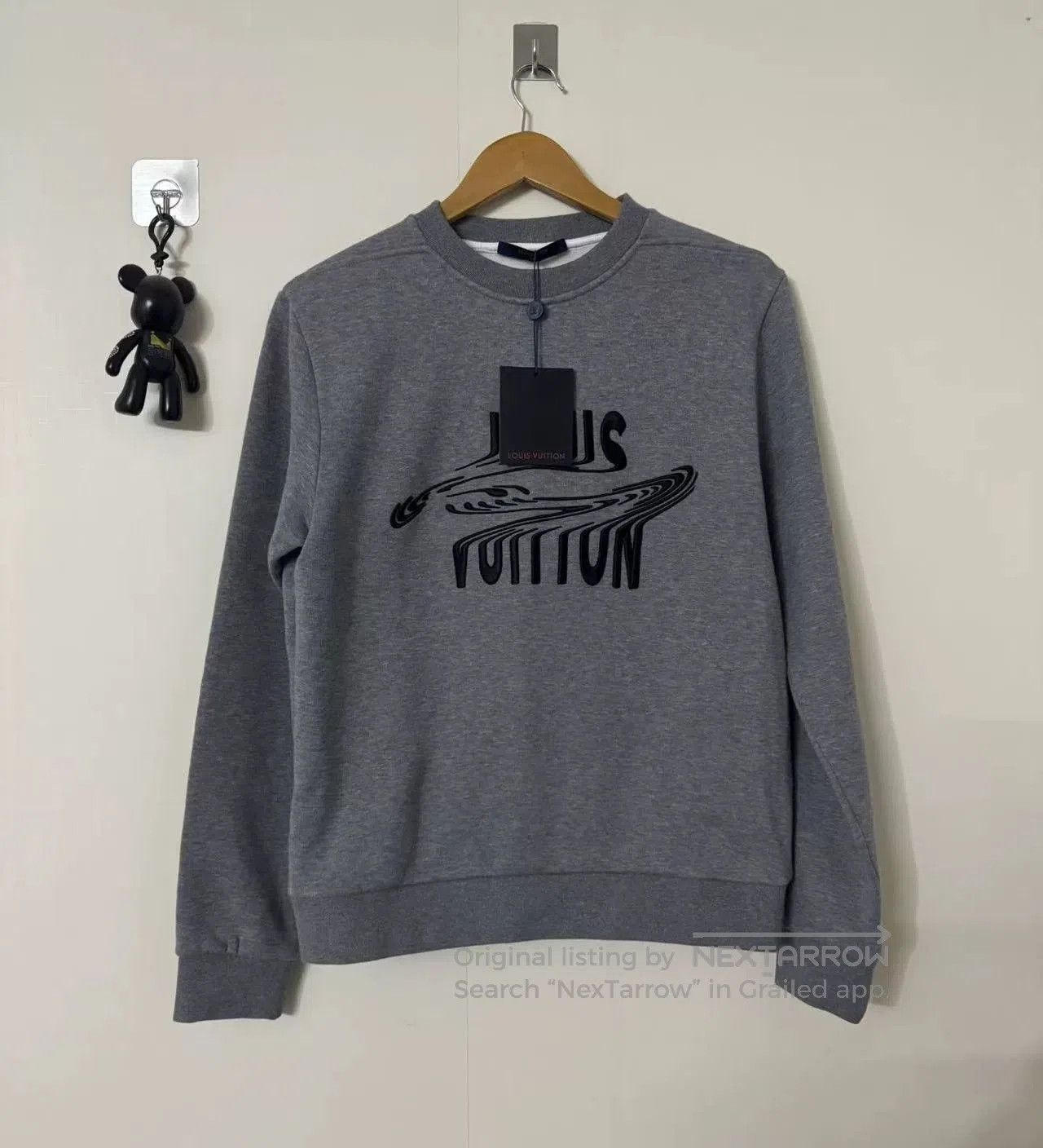 Louis Vuitton louis vuitton twisted sweatshirt in gray. Size US S / EU 44-46 / 1 - 1 Thumbnail