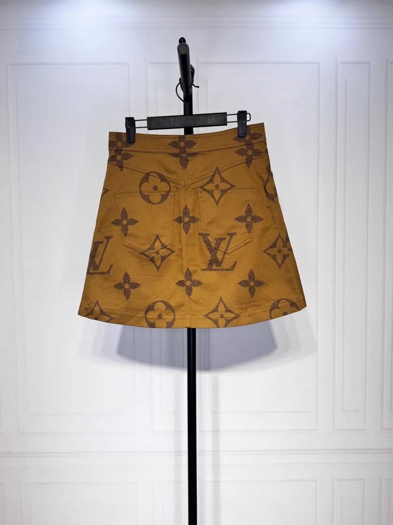 Louis Vuitton Louis Vuitton Old Flower Half Skirt Size 35" - 2 Thumbnail