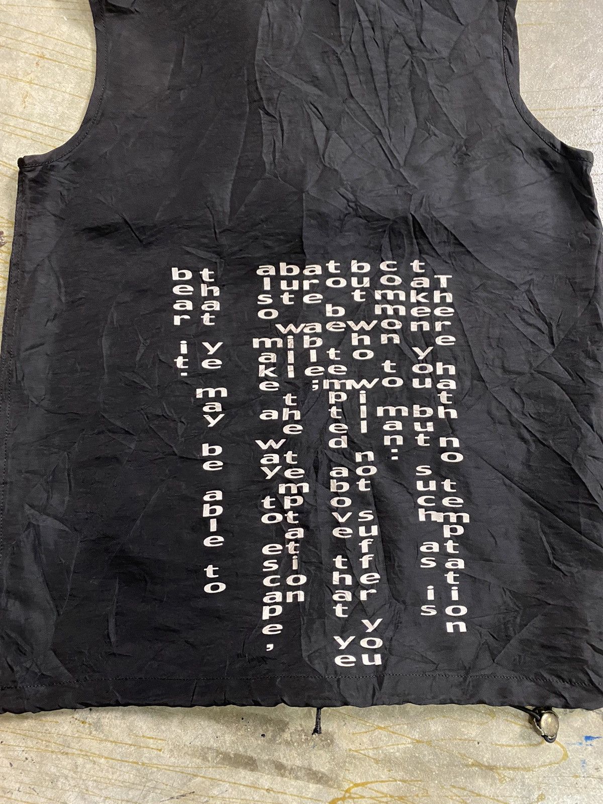 Beauty Beast SS99 Beauty:Beast Dark knight Poem kangaro pocket sleeveless Size US M / EU 48-50 / 2 - 3 Thumbnail
