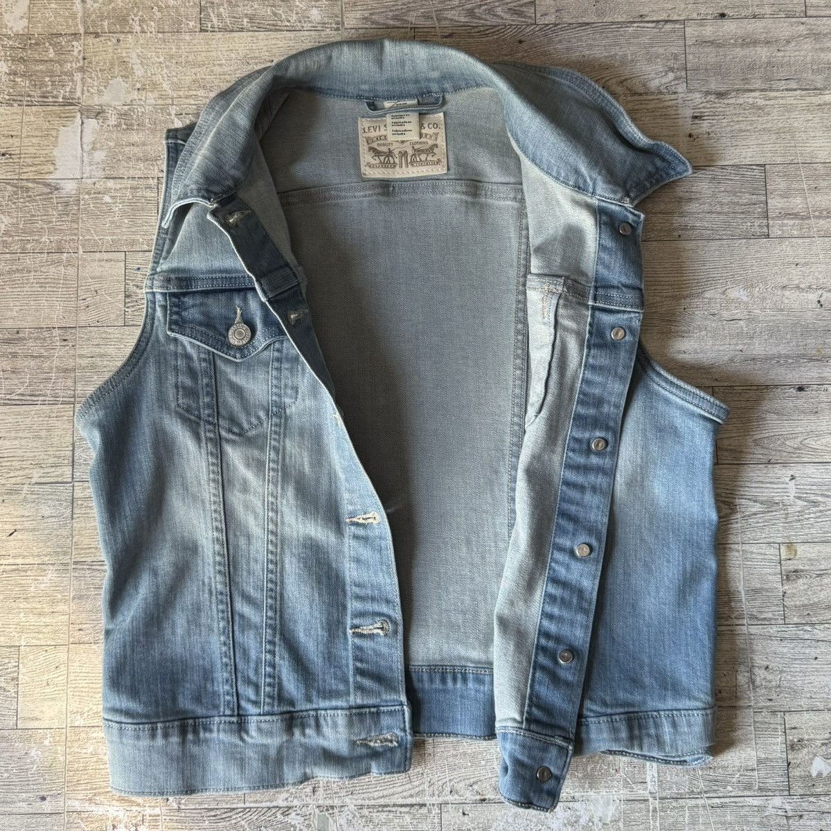 Levi's Retro, Levi’s Brand, Princess Kitty, Light-Wash Denim Vest Size S / US 4 / IT 40 - 5 Thumbnail