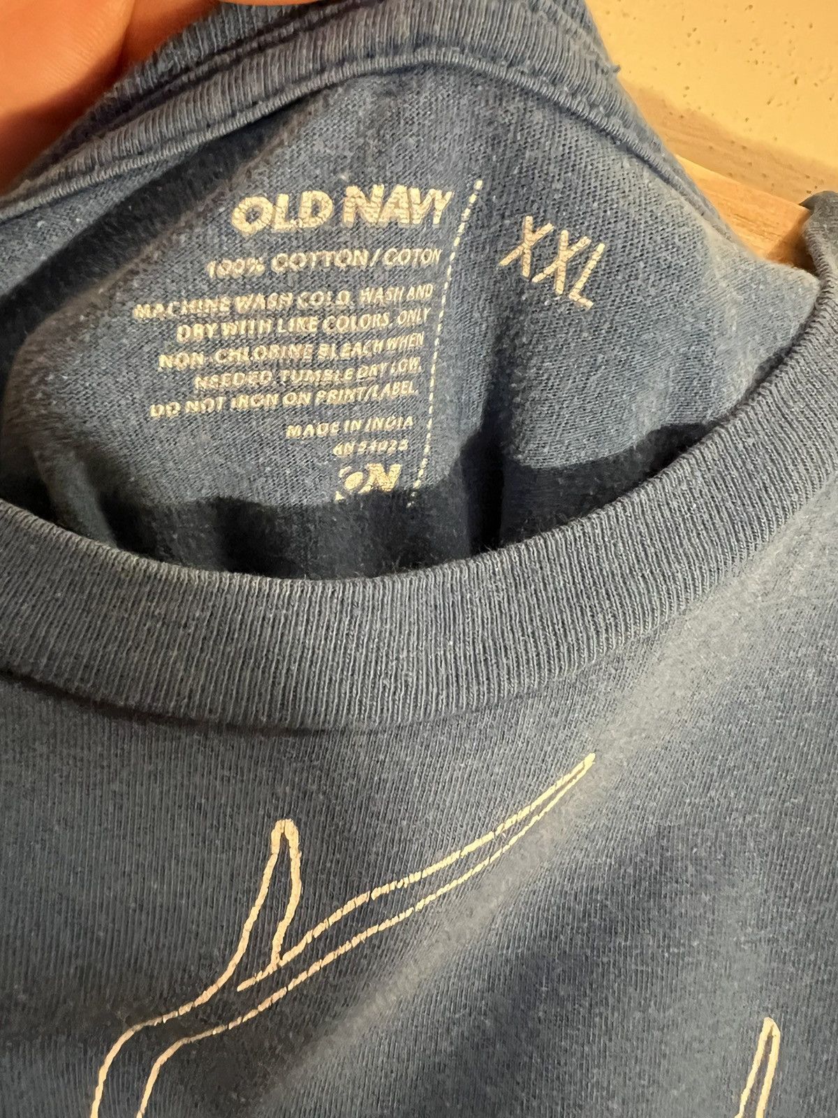 Old Navy Rare Tree Graphic T-Shirt Size US XXL / EU 58 / 5 - 5 Thumbnail