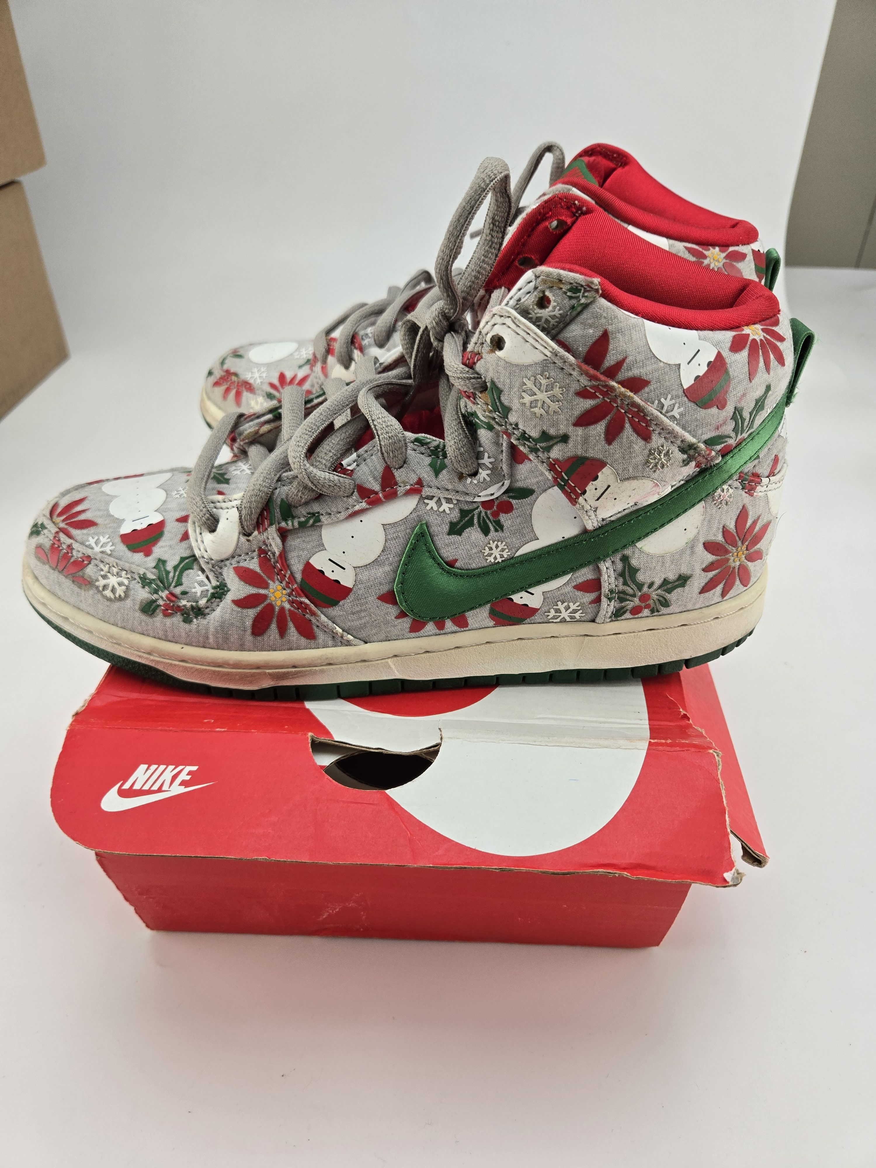 Nike Nike SB Dunk Ugly Christmas Sweater Grey Size US 8 / EU 41 - 2 Thumbnail