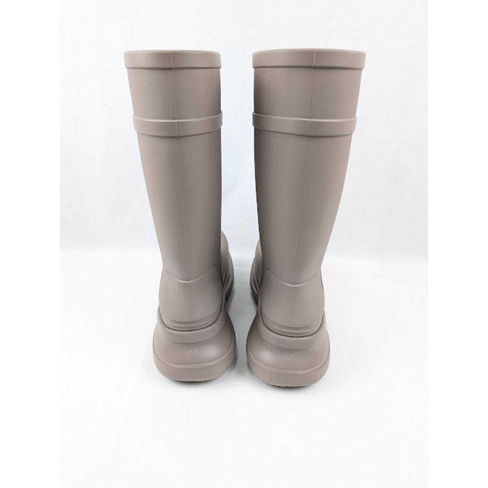 Balenciaga o1rshd1 Crocs Rubber Boots in Beige Size US 9 / EU 42 - 18 Thumbnail