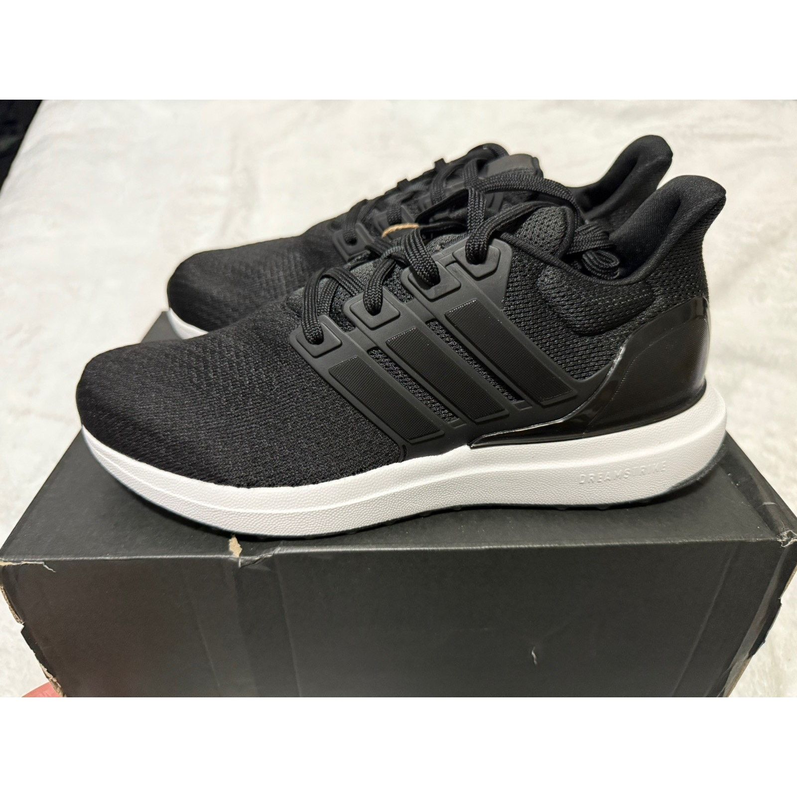 Adidas Adidas Ultradream DNA Women Sz 9.5 , Men 8.5 Running JS0334 Size US 8.5 / EU 41-42 - 2 Thumbnail