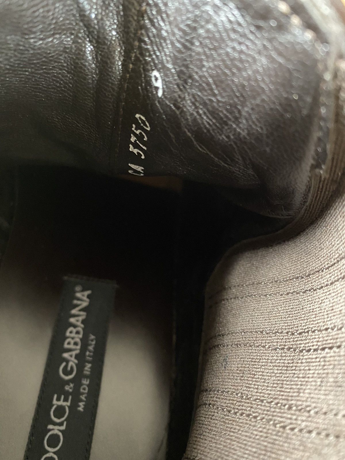 Dolce & Gabbana Dolce gabbana distressed suede gray chelsea boots Size US 10 / EU 43 - 17 Thumbnail