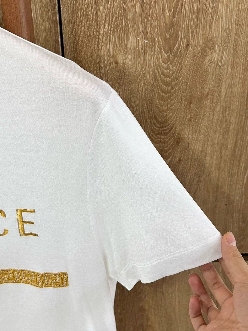 Versace Versace White casual short-sleeved T-shirt Size US S / EU 44-46 / 1 - 4 Thumbnail