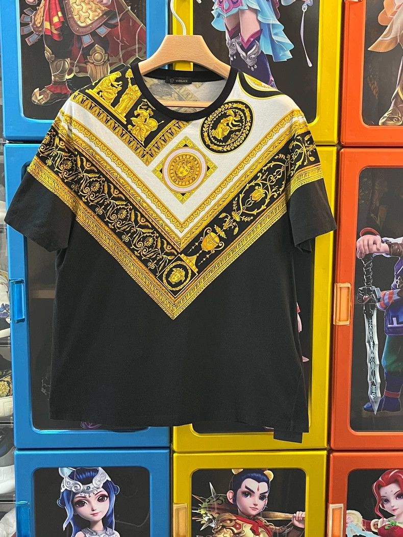 Versace Versace Printed T-shirts Size US XL / EU 56 / 4 - 1 Thumbnail