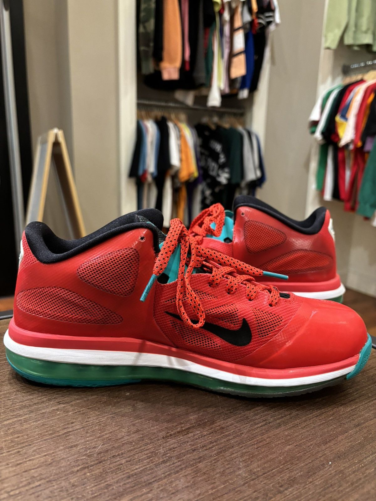 Nike Nike LeBron 9 Low Liverpool Size US 10 / EU 43 - 3 Thumbnail