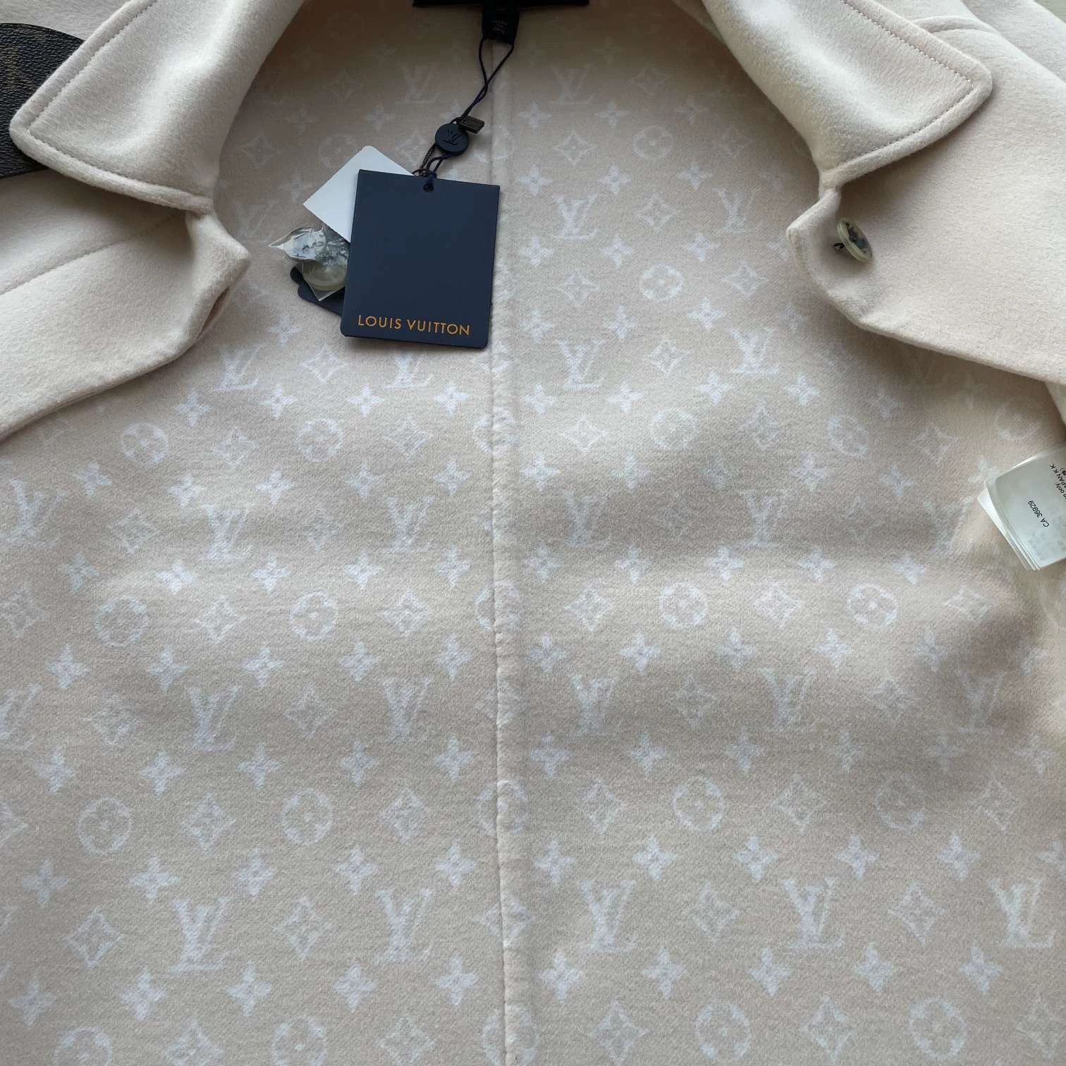 Louis Vuitton LV women's pink wool casual print coat size 36 Size XS / US 0-2 / IT 36-38 - 4 Thumbnail