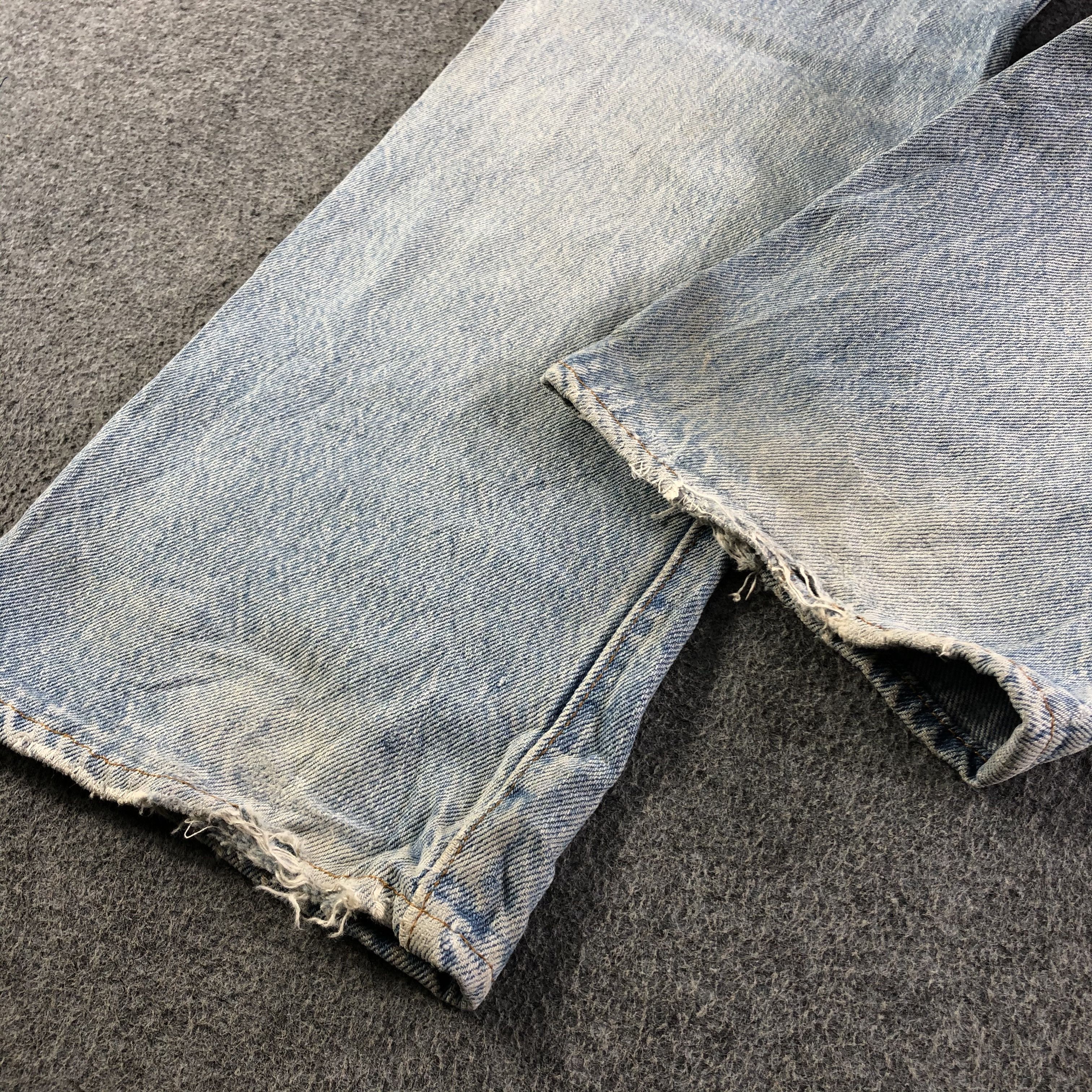 Levi's 90s Vintage Light Wash Levis 501 Jeans-J3629 Size US 29 - 6 Thumbnail