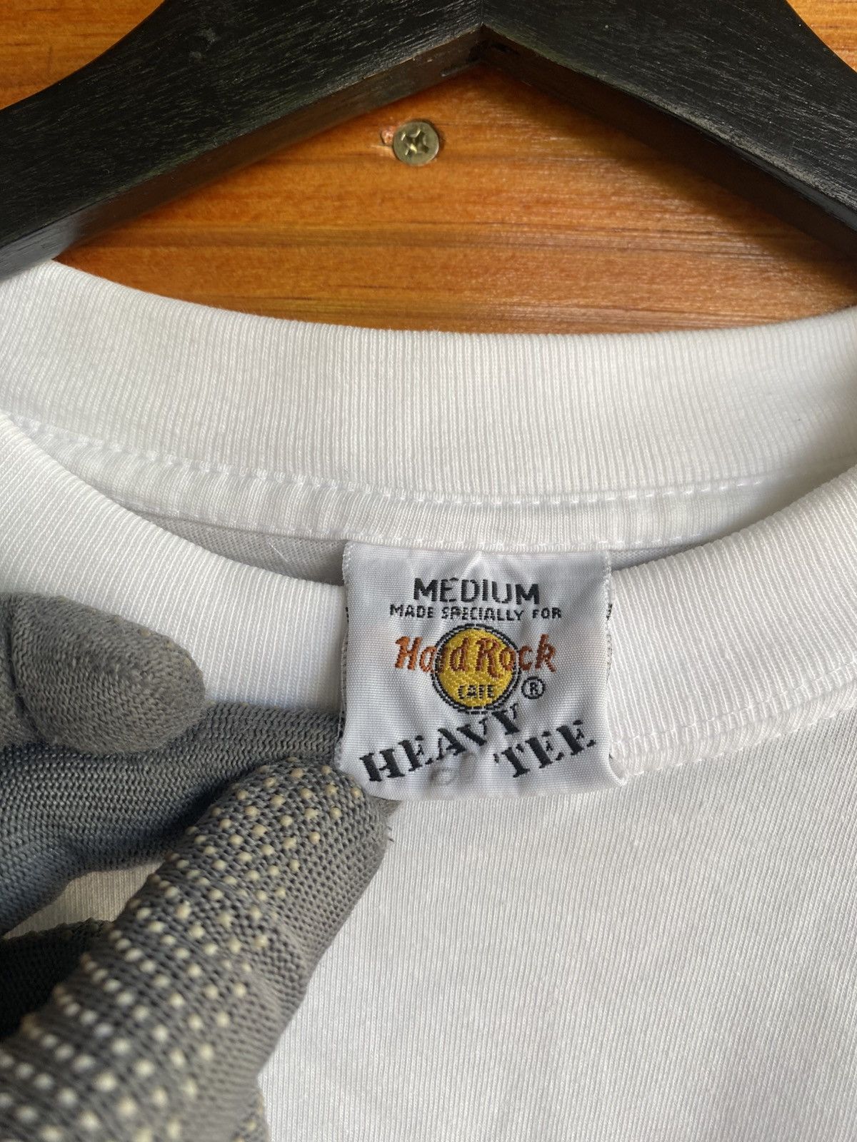 Hard Rock Cafe Vintage 90s Hard Rock Cafe Barcelona Heavy-T Pop Art Design Size US M / EU 48-50 / 2 - 7 Thumbnail