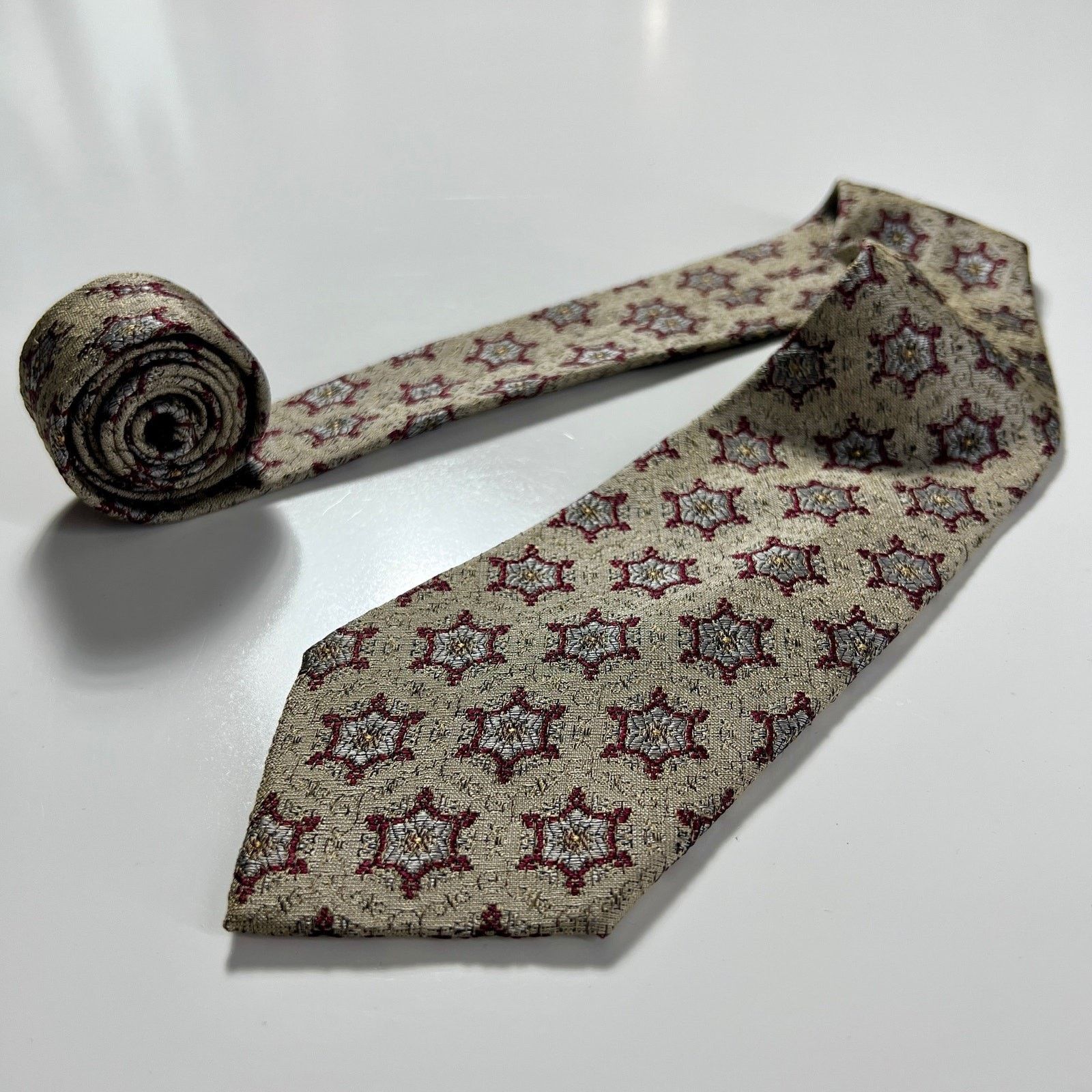 Chloe Men's Neck Tie Silver Red Blue Pure Silk Woven Necktie