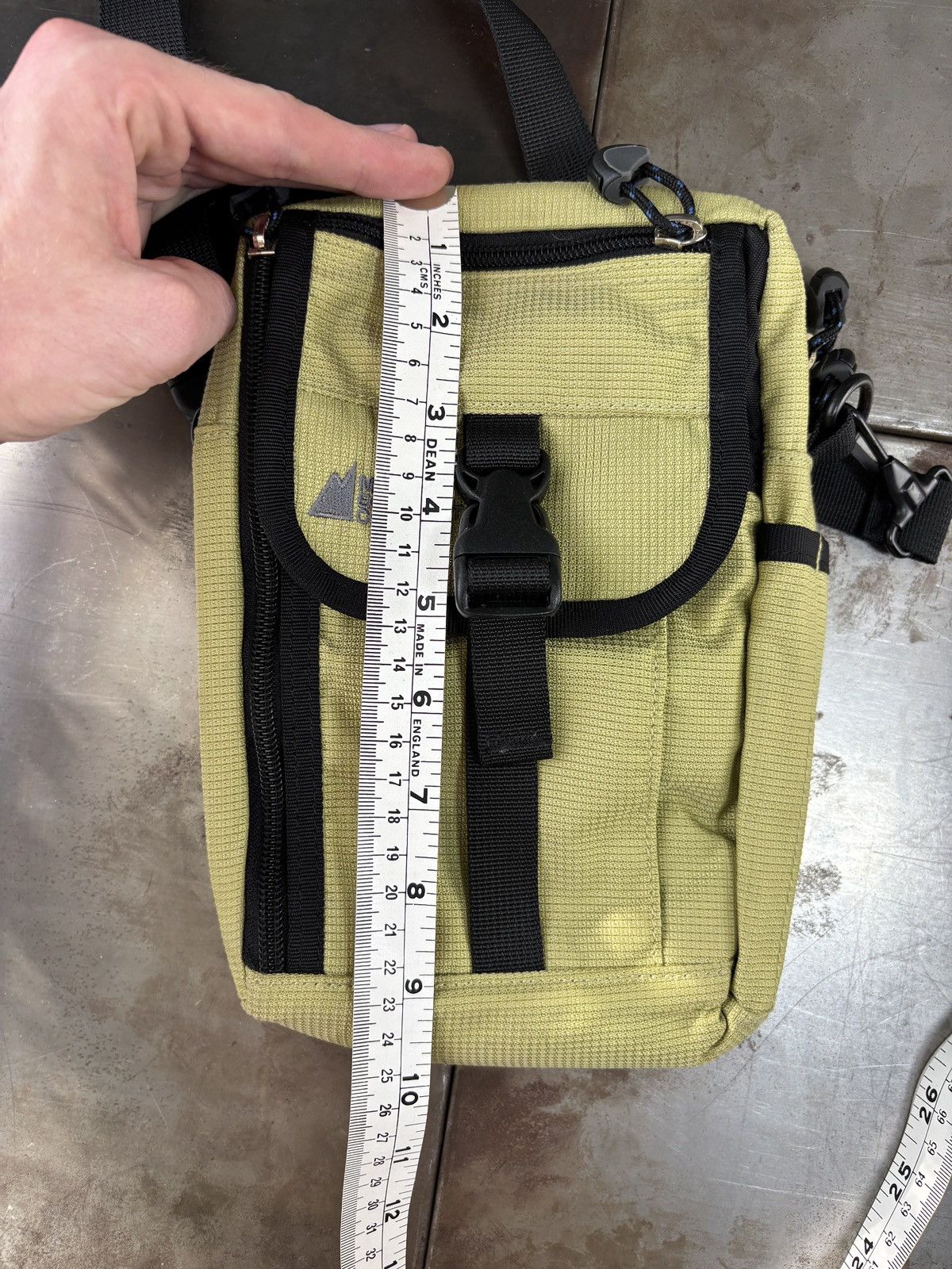Mountain Equipment Company Vintage MEC Crossbody Bag 2000s Sling Fanny Co-op Mini Pack Size ONE SIZE - 7 Thumbnail