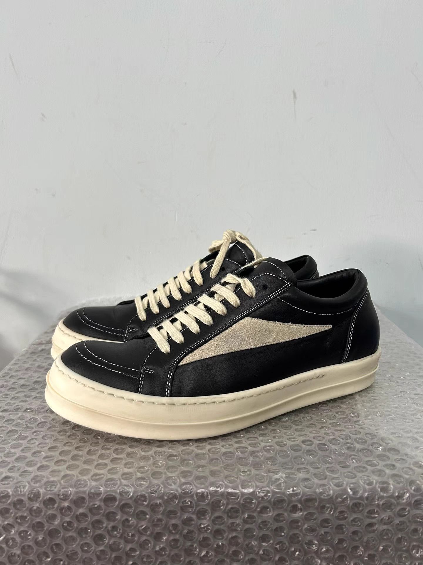 Rick Owens Rick Owens First-Generation Cowhide Leather Low Top Sneakers Size US 8 / EU 41 - 1 Thumbnail