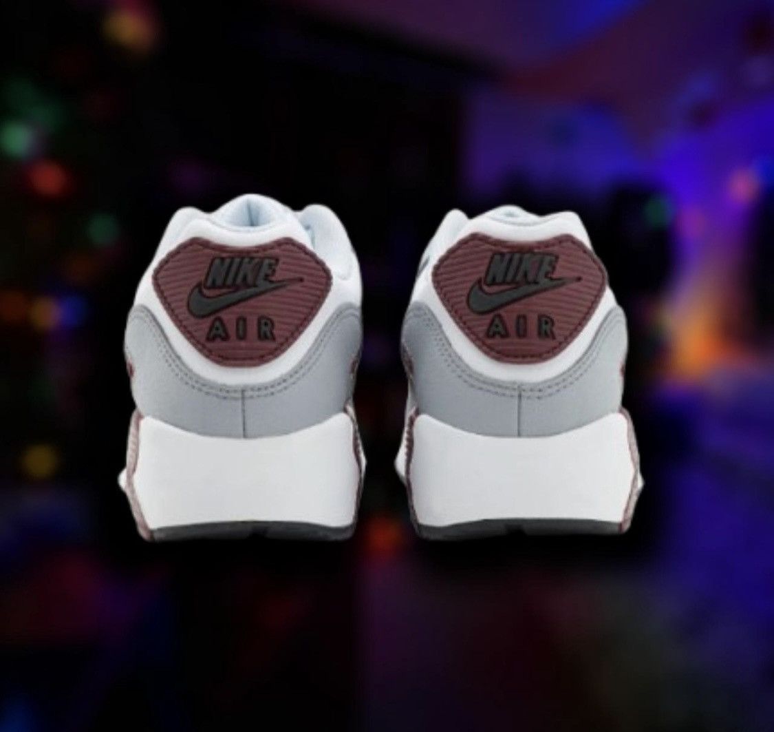 Nike Nike air max 90 lifestyle shoes Size US 10.5 / EU 43-44 - 2 Thumbnail