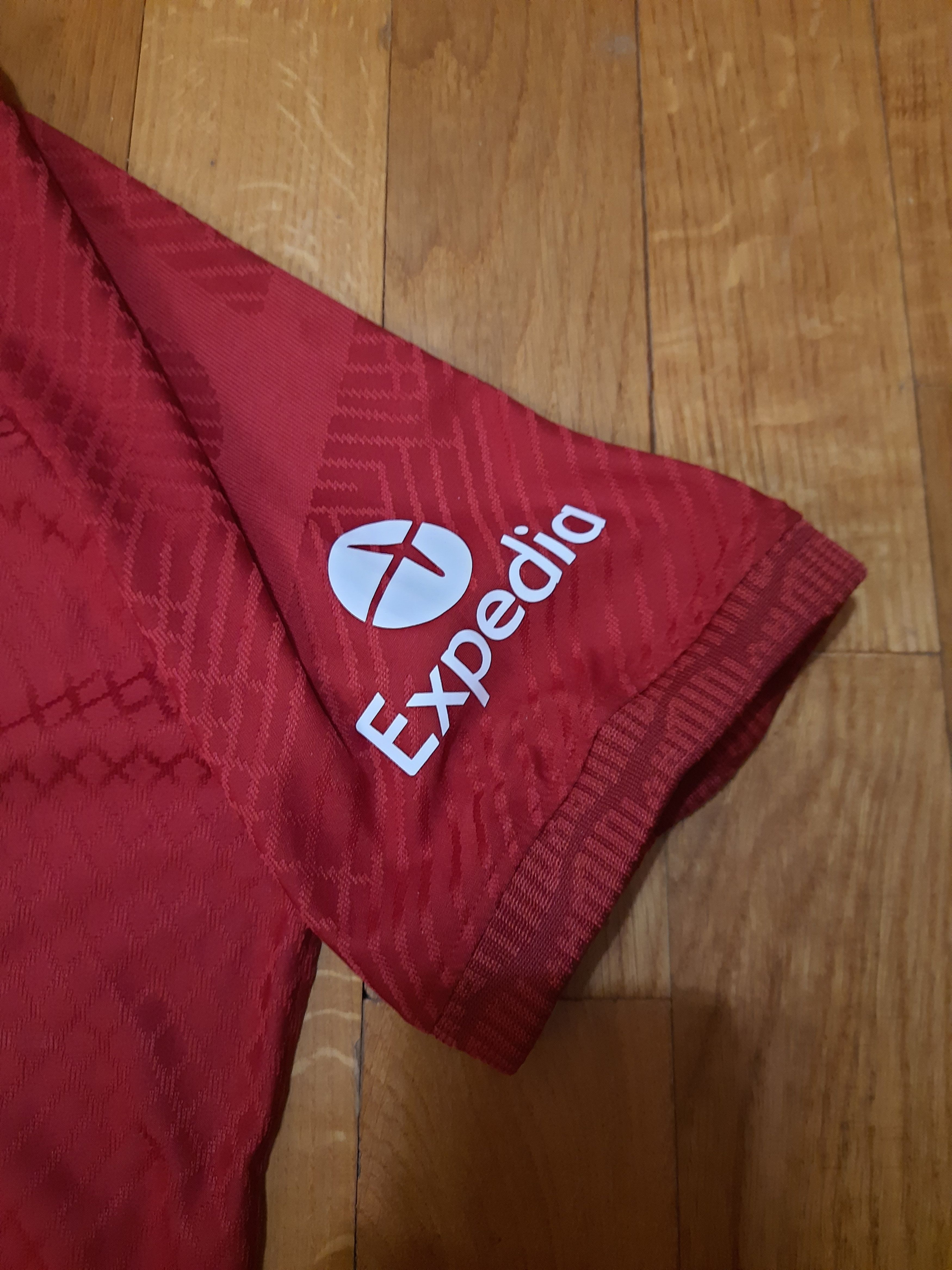 Other Liverpool New Balance Football Soccer Jersey Size US XL / EU 56 / 4 - 4 Thumbnail