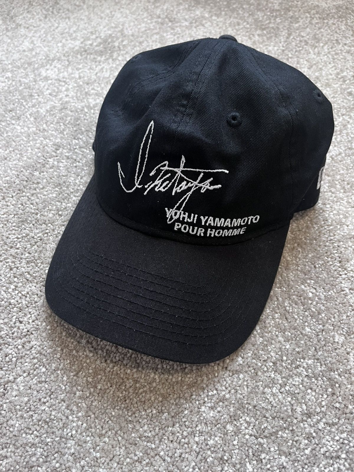 New Era × Yohji Yamamoto Backlash x Yohji Yamamoto x New Era Black Triple Name Cap Size ONE SIZE - 1 Thumbnail
