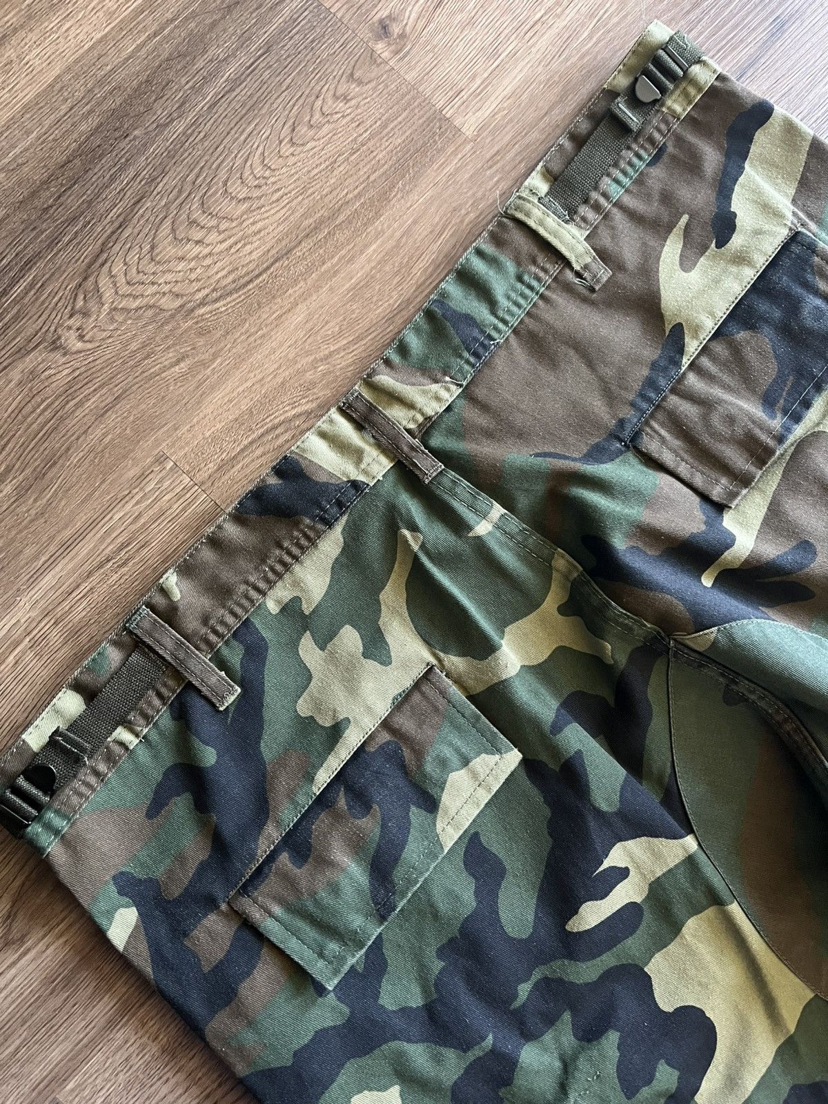 The GV Gallery The GV Gallery Raspberry Hills Camo Cargo Pants Size Medium Size US 32 / EU 48 - 4 Thumbnail