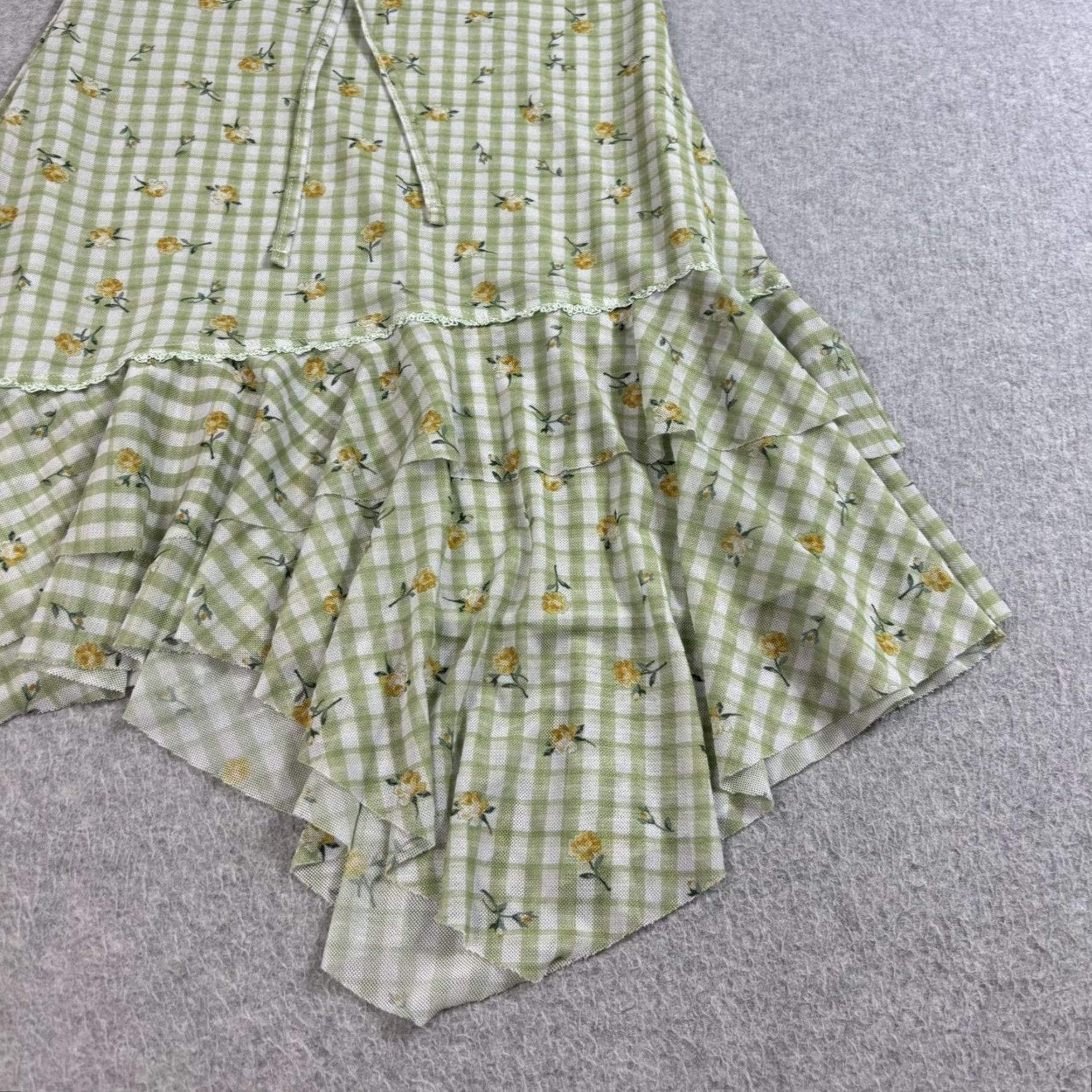 Urban Outfitters Urban Outfitters Dress Women Small Green Gingham Floral Handkerchief Hem Ruffle Size S / US 4 / IT 40 - 5 Thumbnail