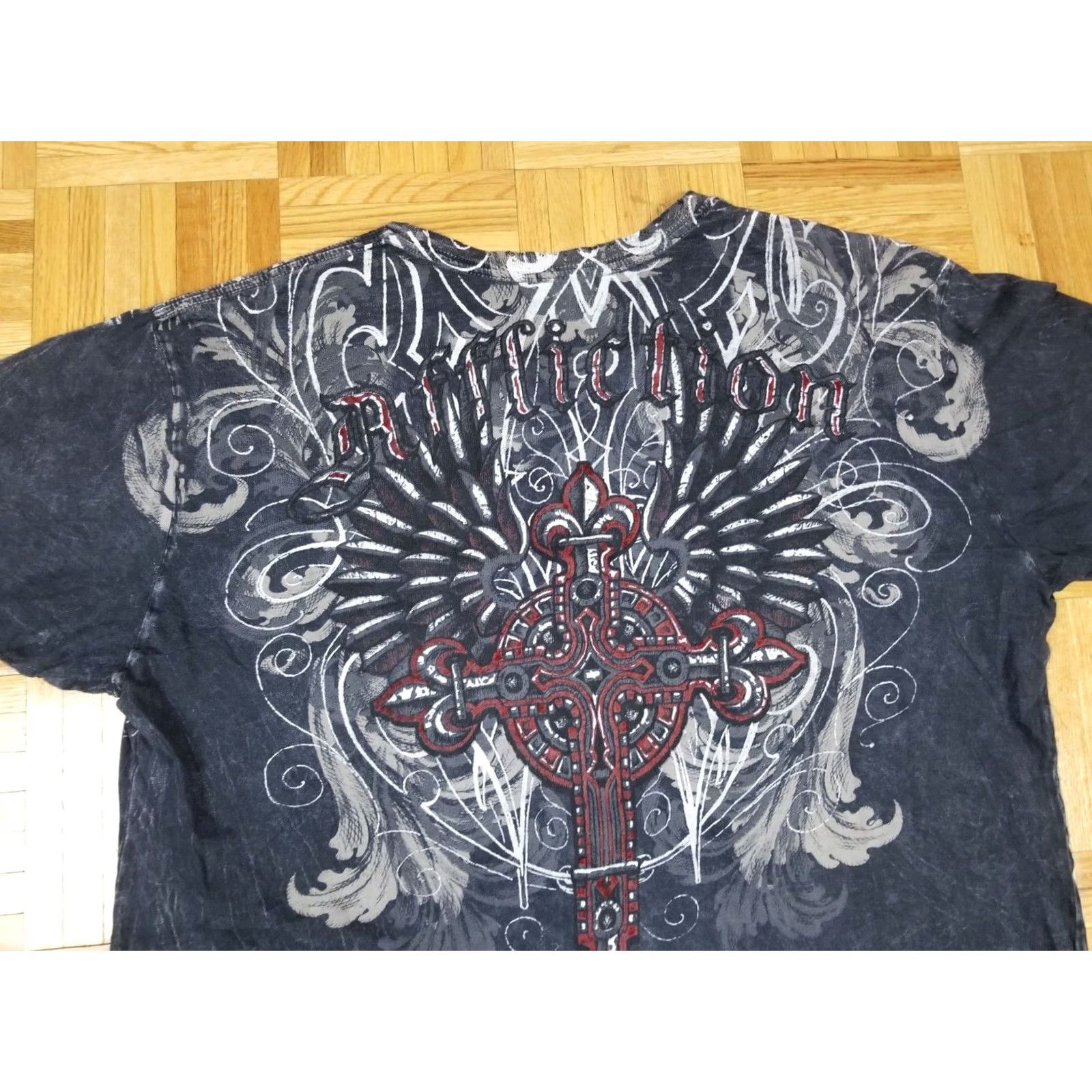 Vintage VINTAGE Y2K AFFILICTION GRUNGE WINGS T-SHIRT SZ LARGE Shirt Mens Gray Cotton Short Sleeve Round Neck USA Band Rock Retro 90s Size US L / EU 52-54 / 3 - 5 Thumbnail