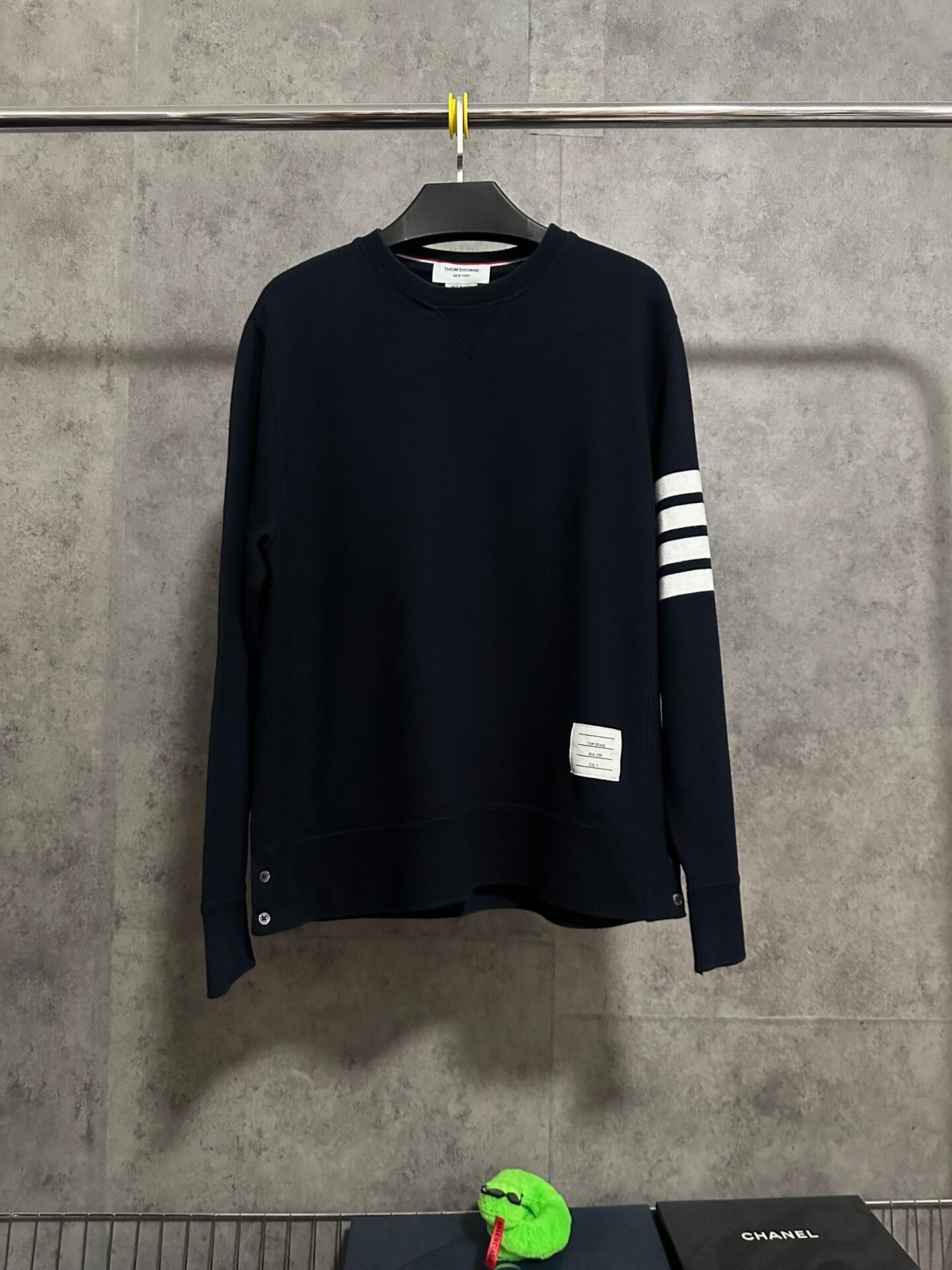 Thom Browne thom browne classic navy crewneck sweatshirt Size US XL / EU 56 / 4 - 1 Thumbnail