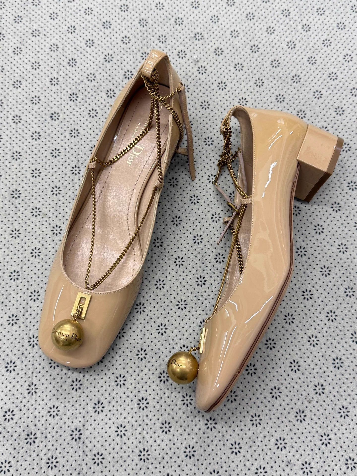 Dior Dior nude gold ball & chain pumps 38.5 unused Size US 7.5 / IT 37.5 - 2 Thumbnail
