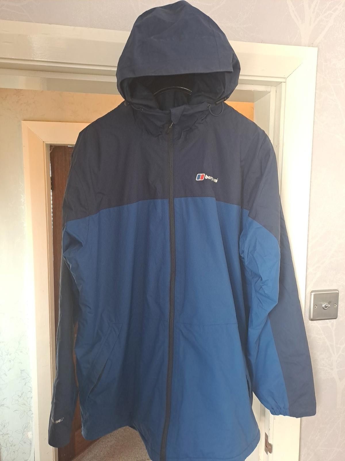 Berghaus Berghaus Hydroshell Mens Waterproof Coat Hooded 2xl Padded Size US XXL / EU 58 / 5 - 2 Thumbnail