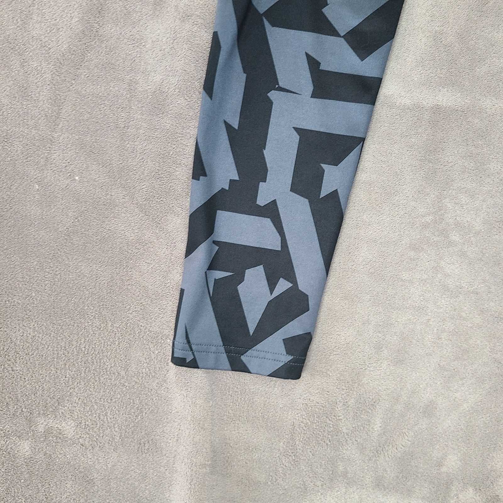 Nike Nike Pro Combat Women's L Graphic Leggings Black/Gray Size 25" / US 0 / IT 36 - 12 Thumbnail
